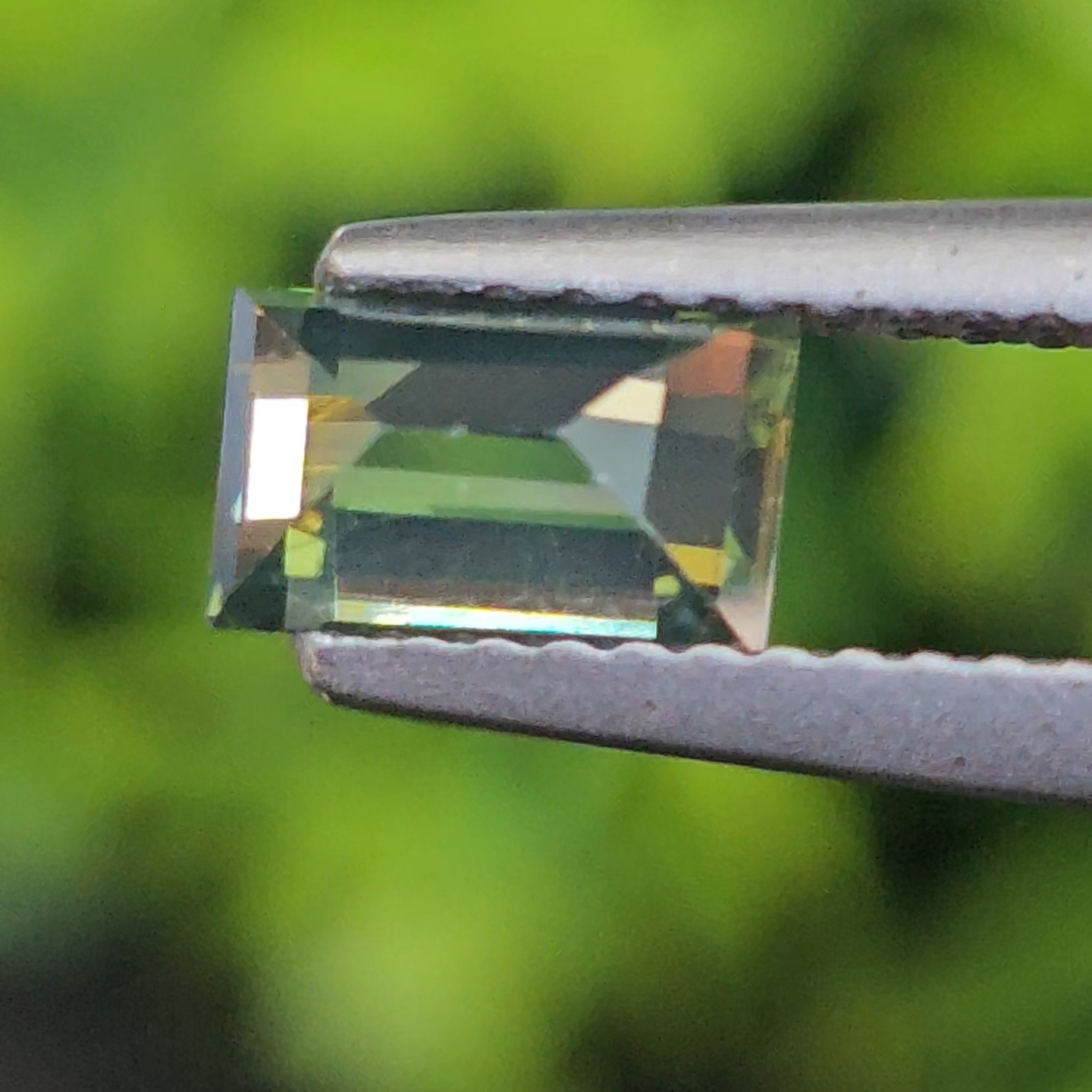 พลอย เพทาย Natural Zircon 1.23 กะรัต (Cts.) ดิบ พลอยแท้อัญมณีมงคล ประจําวันเกิด เครื่องประดับพลอย