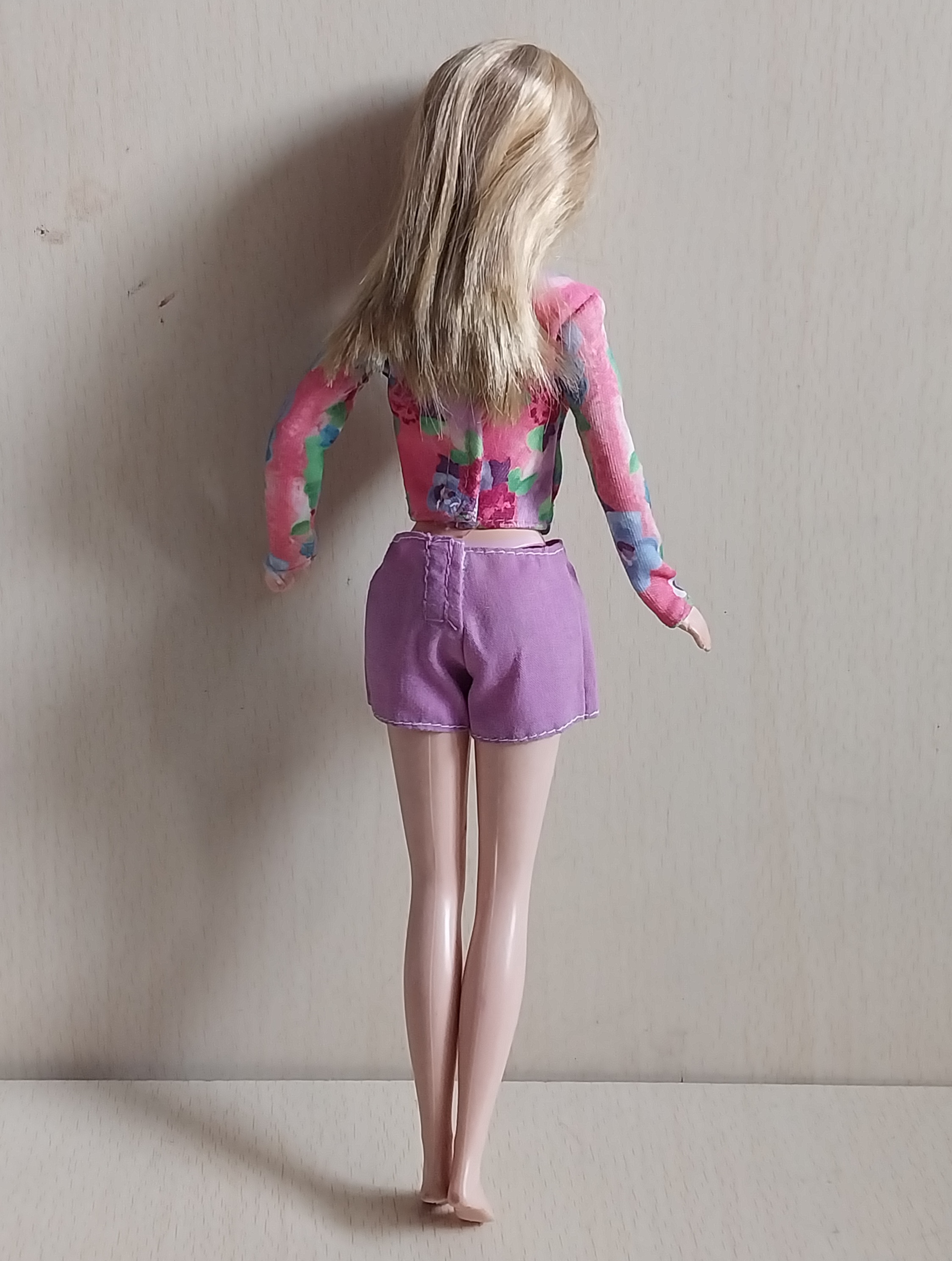 ตุ๊กตา บาร์บี้หน้าดารา Cameron Diaz **แขวนขวาหลวมเล็กน้อย