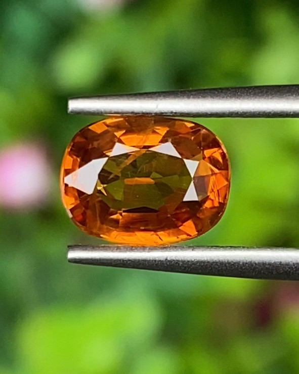 พลอย บุษราคัม yellow sapphire 1.44 กะรัต (Cts.) พลอยแท้ อัญมณีมงคลประจําวันเกิด เครื่องประดับพลอย