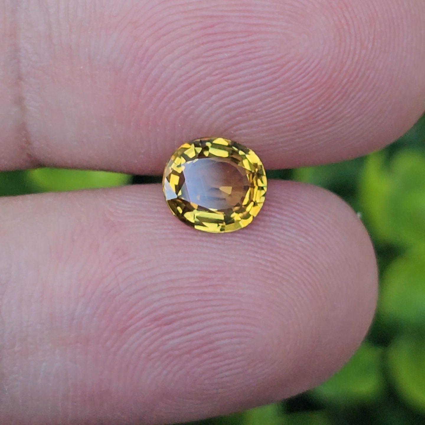 พลอย บุษราคัม Yellow Sapphire 1.18 กะรัต (Cts.) ดิบ (Unheated) พร้อมใบเซอร์ พลอยแท้ อัญมณีมงคลประจําวันเกิด เครื่องประดับพลอย