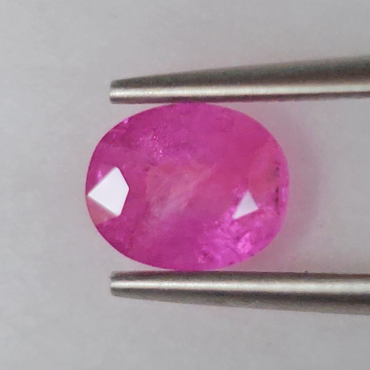 พลอย ชมพู พิ้ง แซฟไฟร์ Pink Sapphire 1.36 กะรัต (Cts.) พลอยแท้ อัญมณีมงคลประจําวันเกิด เครื่องประดับพลอย