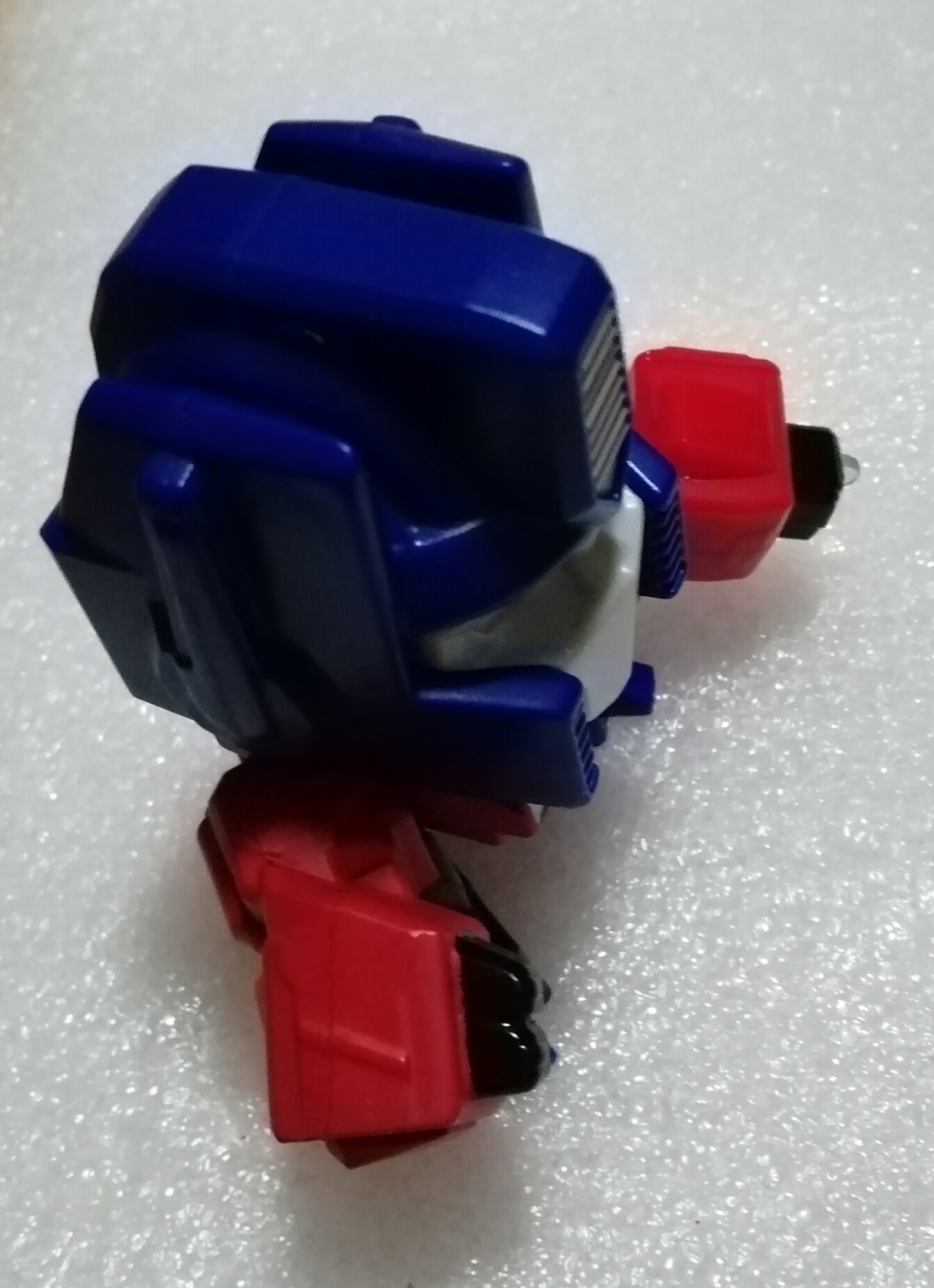 ของสะสม ออฟติมัสไพรม์ SD, OPTIMUS PRIME SD, ของสะสมจากแมคโดนัลด์2016, กดด้านหลังแขนลงพร้อมปล่อยดาบ