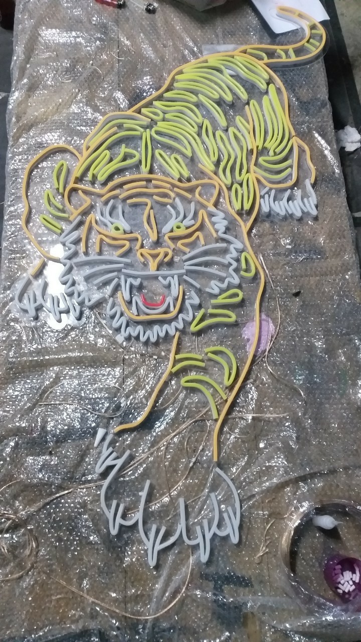 งานป้ายไฟนีออนดัดLED รูปเสือ