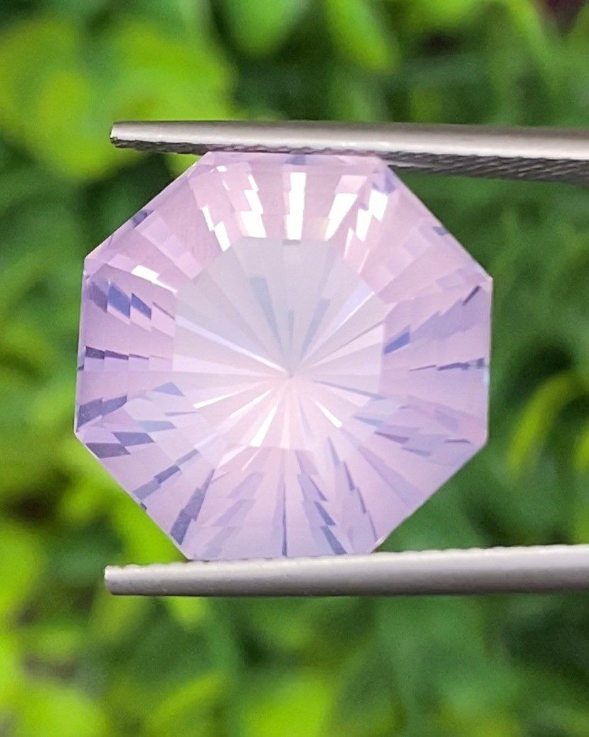 พลอย ลาเวนเดอร์ ควอตซ์ Lavender Quartz 16.9 กะรัต (Cts.) พลอยแท้ อัญมณีมงคลประจําวันเกิด เครื่องประดับพลอย