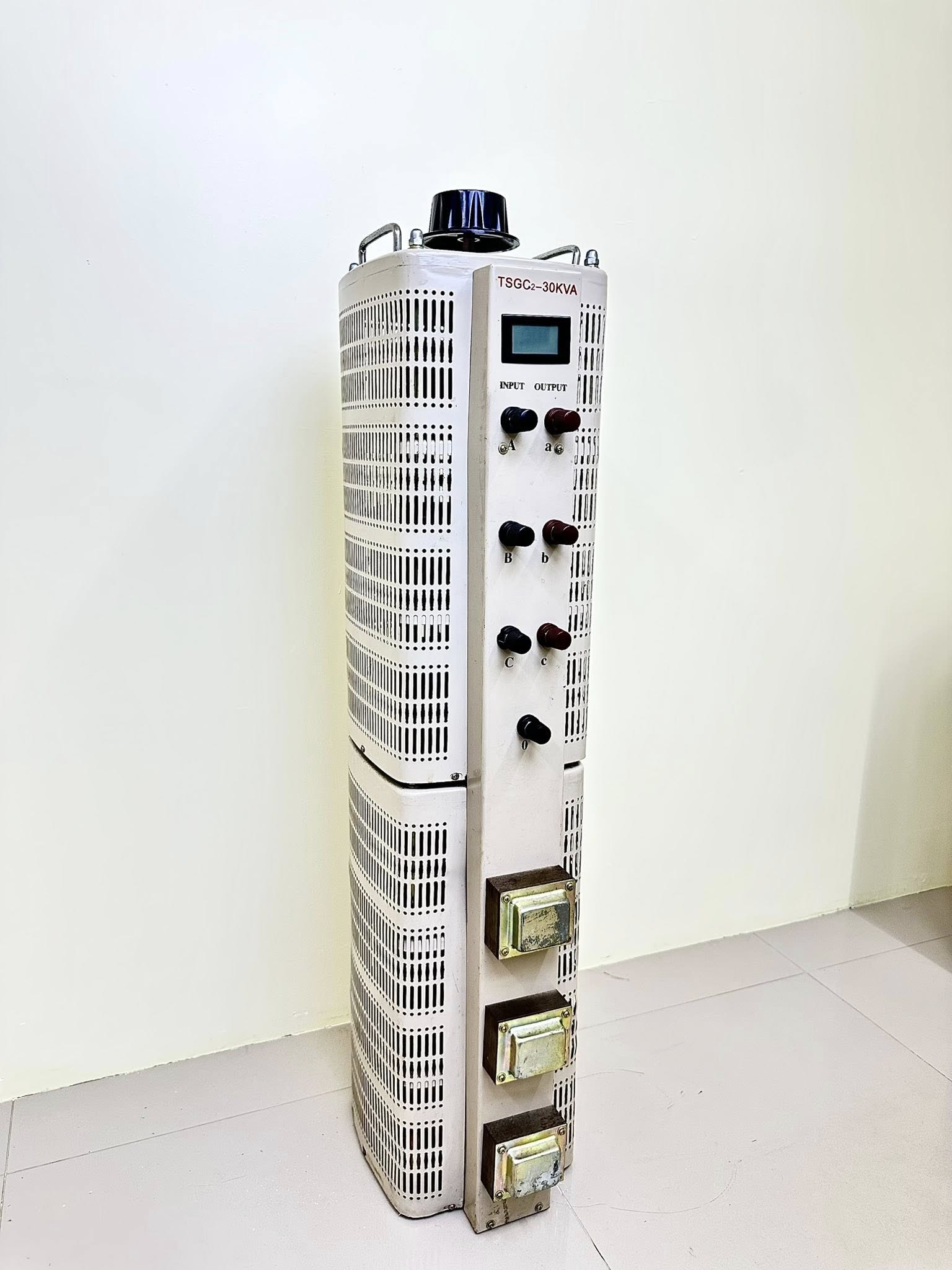 วาริแอค หม้อแปลงปรับแรงดันไฟฟ้าชนิดแกนหมุน 30Kva 3 เฟส