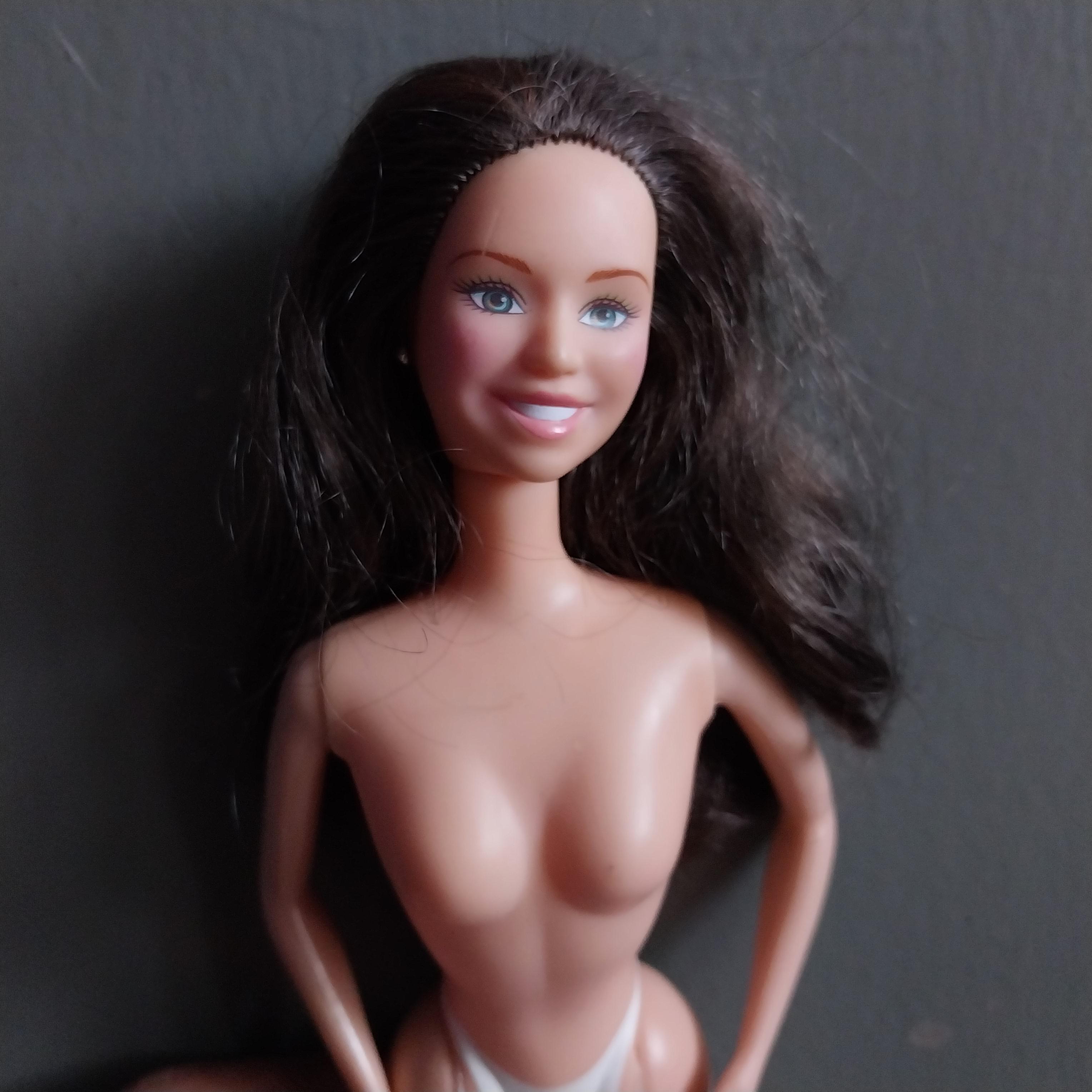 มีหลายภาพ ตุ๊กตาบาร์บี้หน้านักแสดง งานเก่าของดิสนีย์ สภาพดี