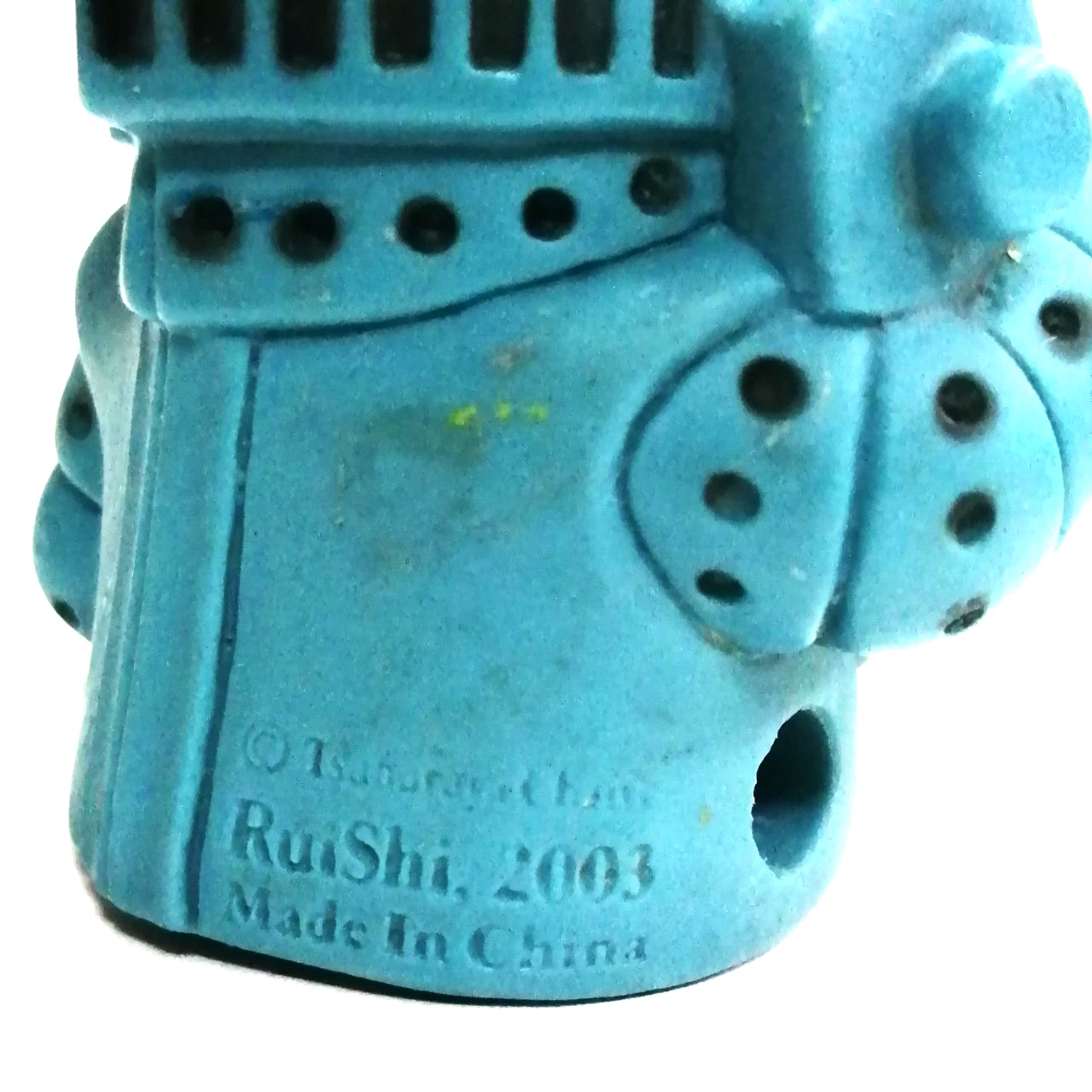 ซอฟสวมนิ้วขนาดใหญ่ สูง3นิ้ว**มีตำหนิตามภาพ สัตว์ประหลาดแคปซูล วินดั้ม สีเทาอมน้ำเงิน ของ บ.ซึบุราย่าไชโย งานคนไทย 20 กว่าปีมาแล้ว หายาก สภาพดี