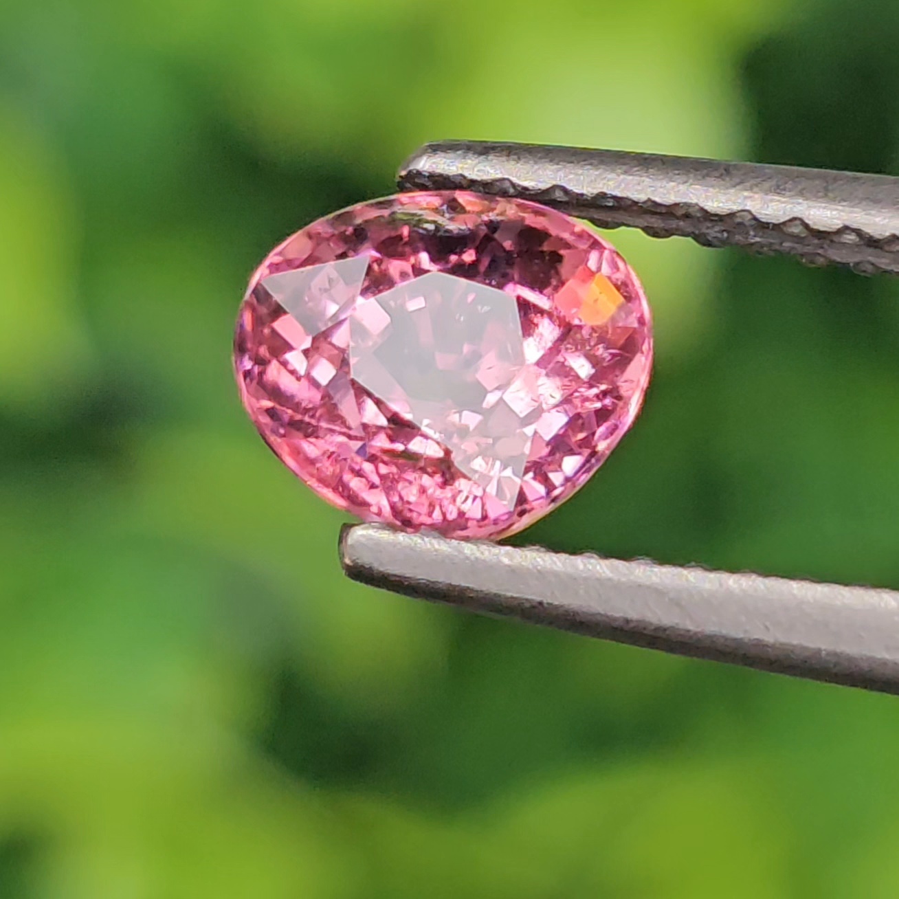 พลอย ชมพู ทัวร์มารีน (Pink Tourmaline) 1.32 กะรัต (Cts.) อัญมณีมงคลประจําวันเกิด เครื่องประดับพลอย