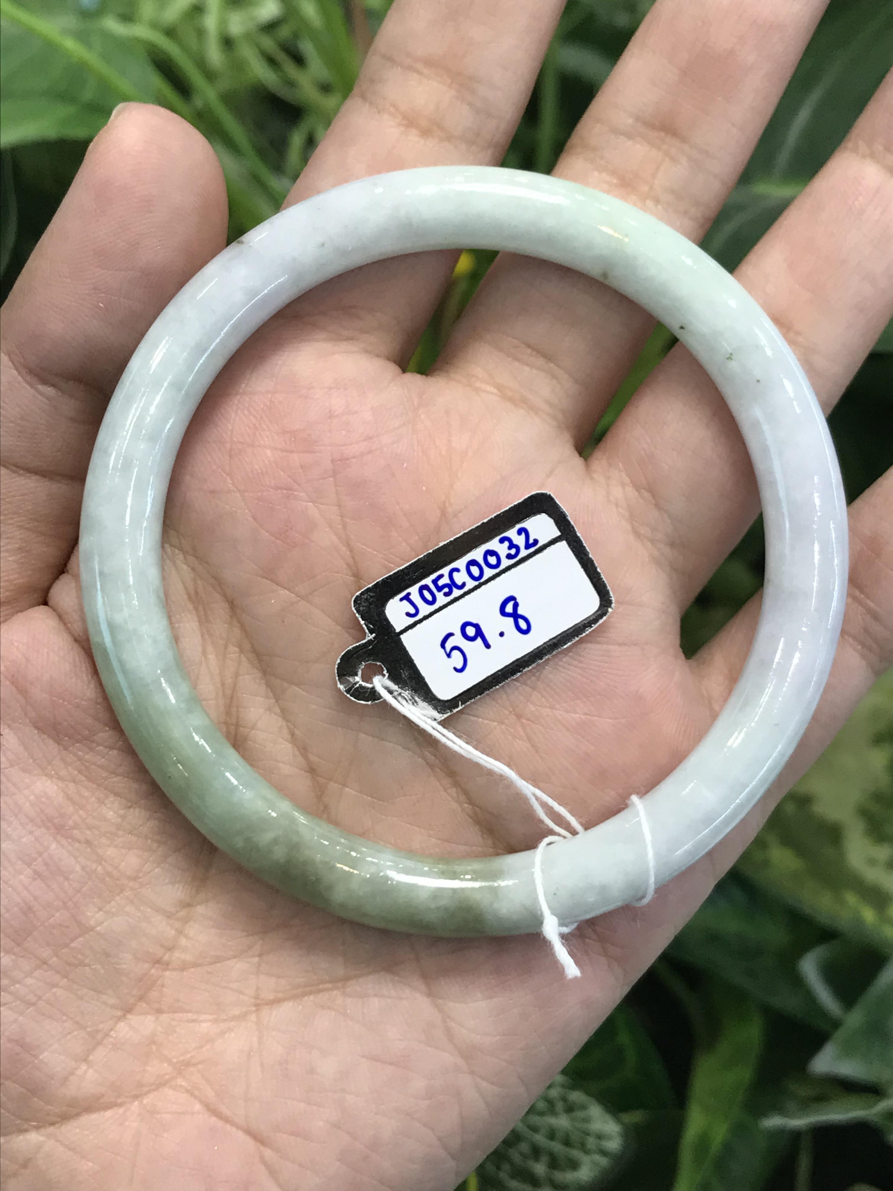 J05C0032 หยก พม่า แท้ Jade กำไลหยก 59.8 มม (Jade bracelet) พม่า (Myanmar)