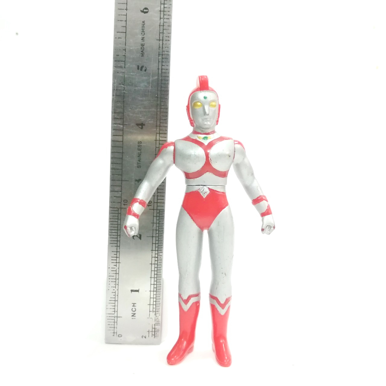 ซอฟ 5 นิ้ว ขนาดตามรูป อุลตร้ายูเลี่ยน สภาพดี มีรอยบ้าง