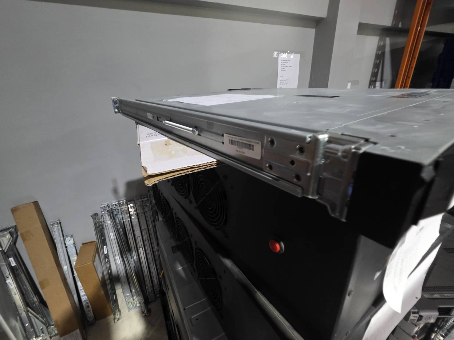 ซื้อวินโด้แถมเครื่อง Dell PowerEdge R340 (E-2244G/16GB/HDD 300GB*2)+Power 550W*2 +Raid H730p + A12 มี winserver 2019 STD มา