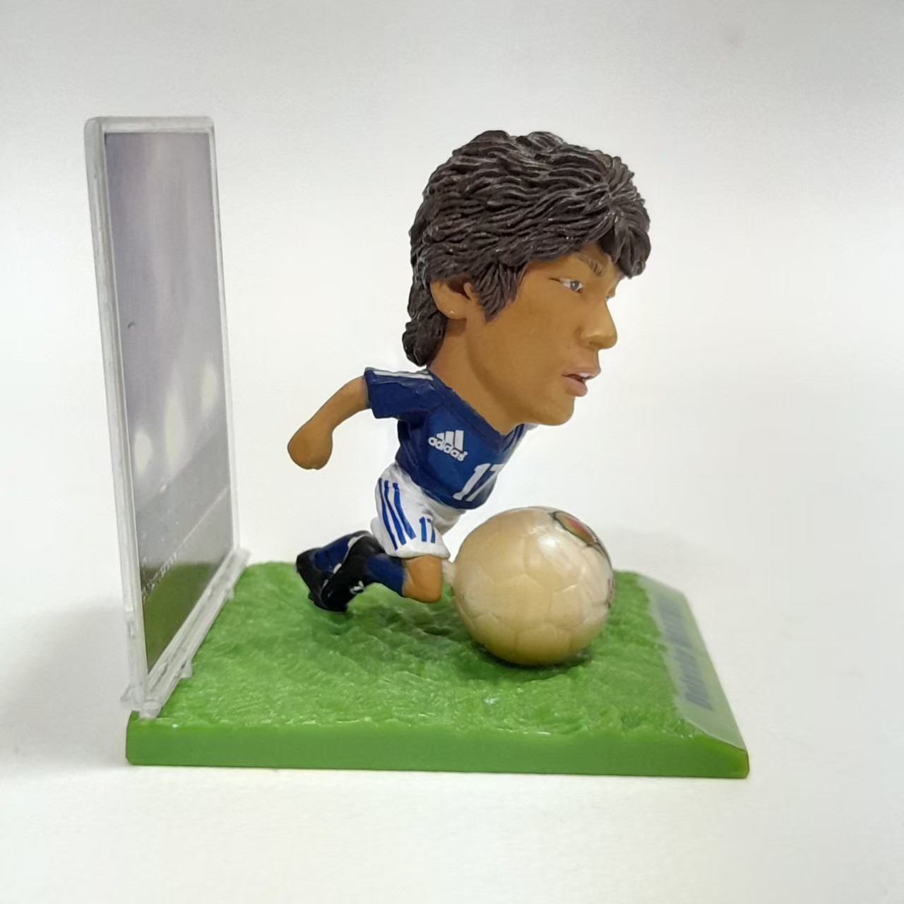 ฟิกเกอร์ นักบอล ทีมญี่ปุ่นDaisuke matsui ขนาดตามรูป มีฐาน มีฉาก มือสอง สภาพดีมีรอยบ้าง