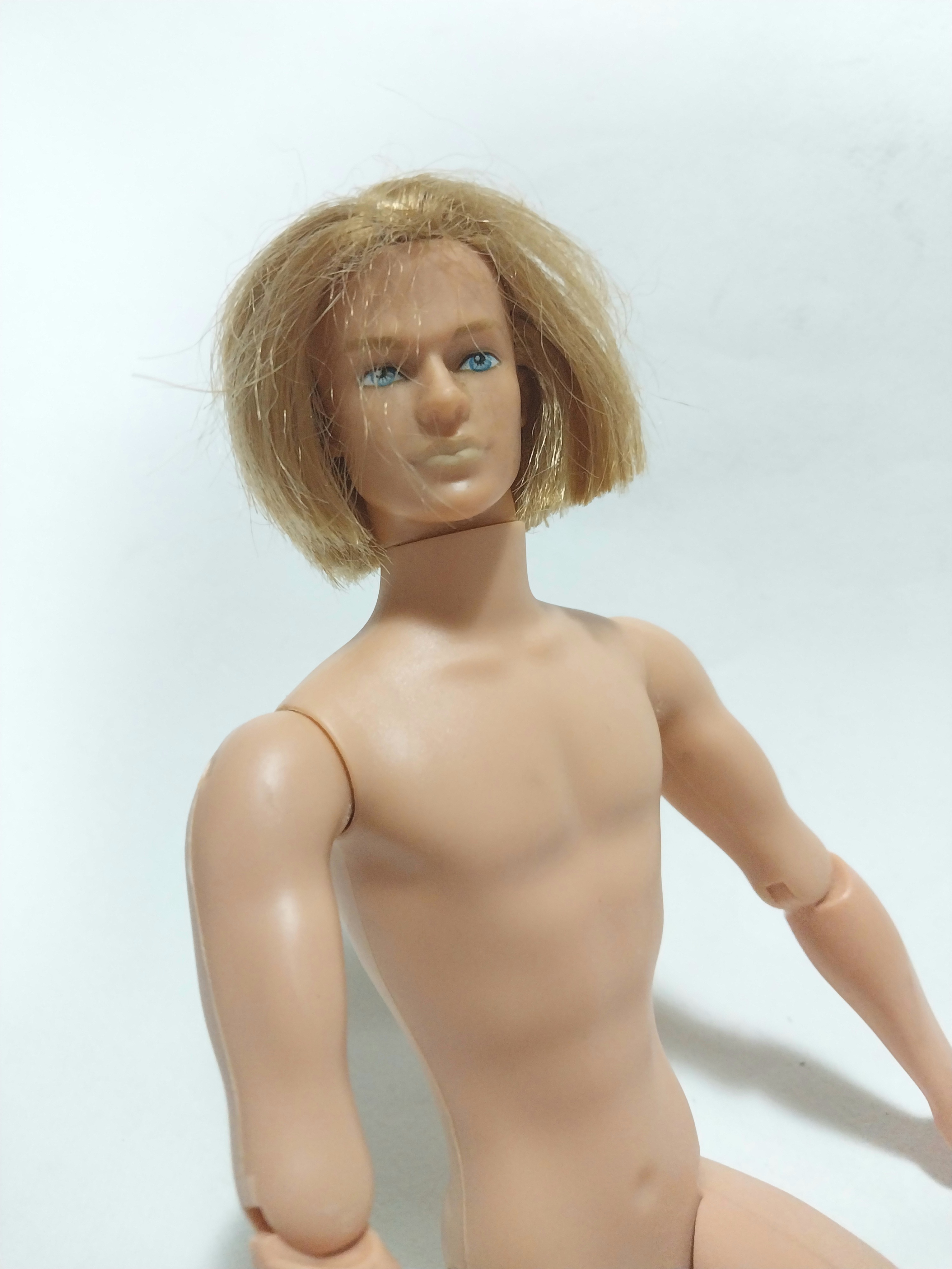 มีหลายภาพ,ไม่รวมฐาน ,ตุ๊กตาผู้ชายข้อต่อ งานจีนรุ่นเก่า แบบมีผม มีรอยบ้างตามภาพ