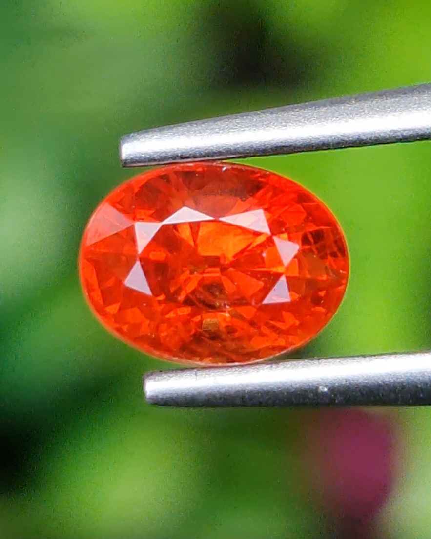 พลอย บุษราคัม Yellow Sapphire 1.06 กะรัต (Cts.) พลอยแท้ อัญมณีมงคลประจําวันเกิด เครื่องประดับพลอย