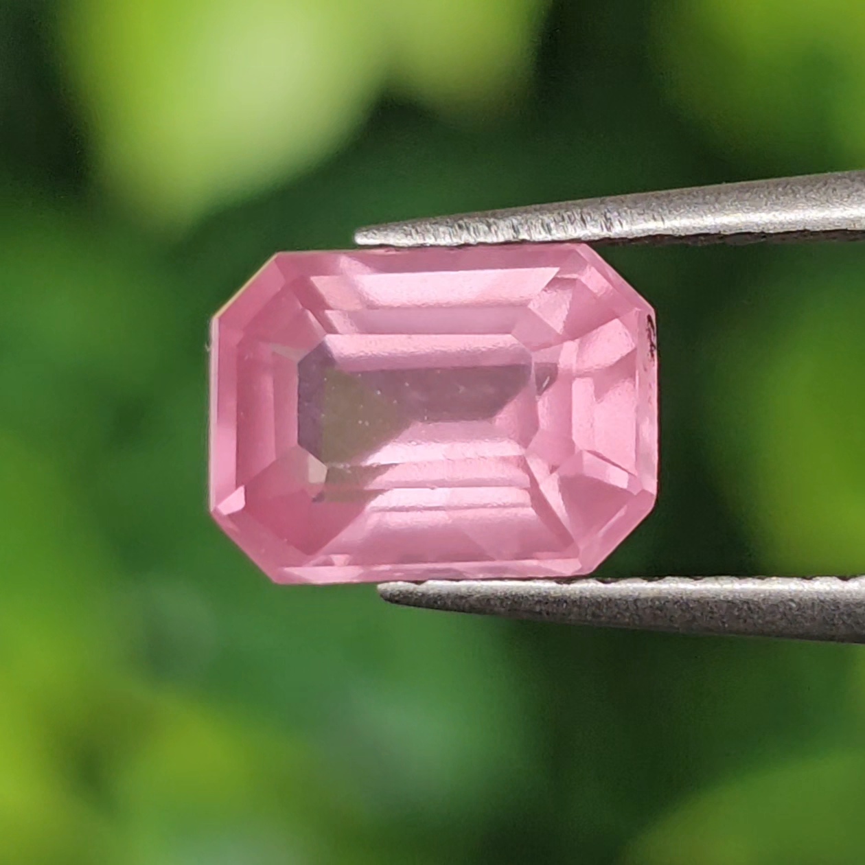 พลอย สปิเนล (Spinel) 1.30 กะรัต (Cts.) พลอยแท้ อัญมณีมงคลประจําวันเกิด เครื่องประดับพลอย