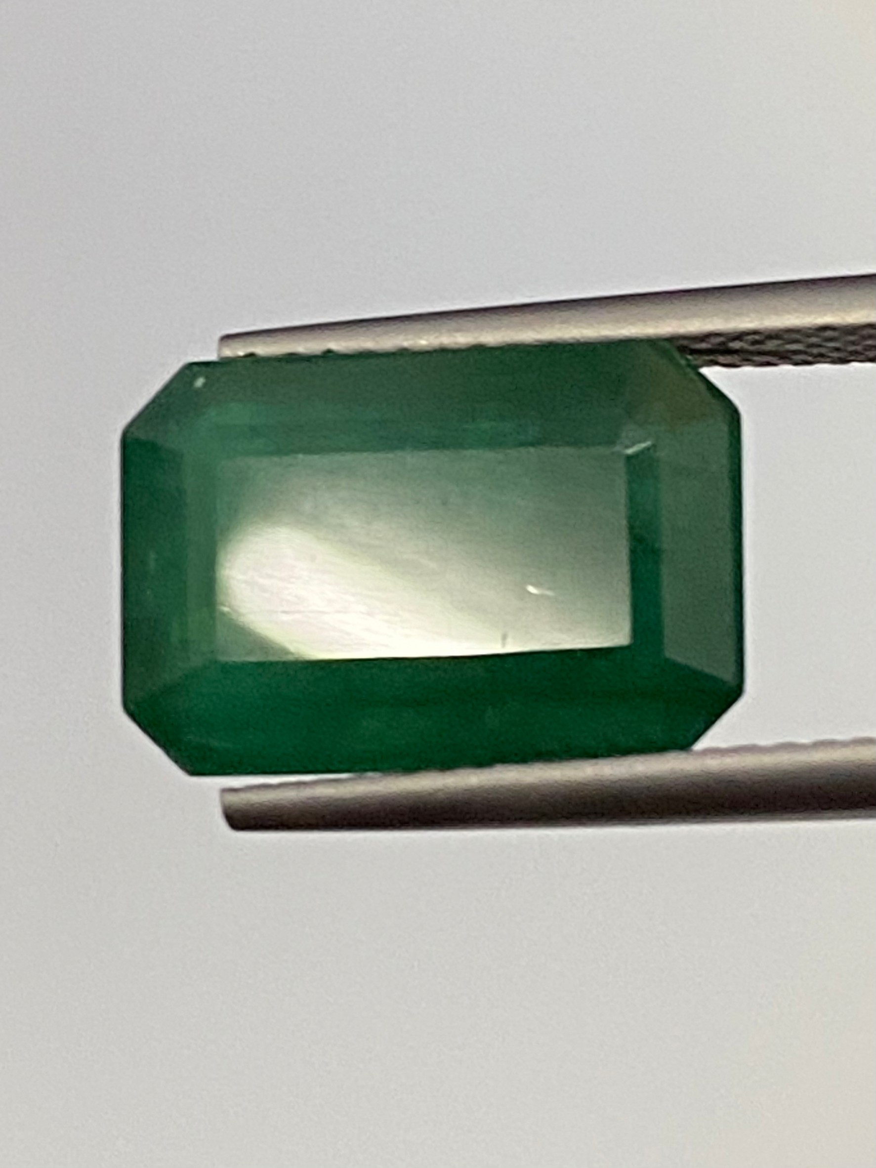 พลอย มรกต Natural Emerald แซมเบีย 9.53 กะรัต (Cts.) พลอยแท้ อัญมณีมงคลประจําวันเกิด เครื่องประดับพลอย
