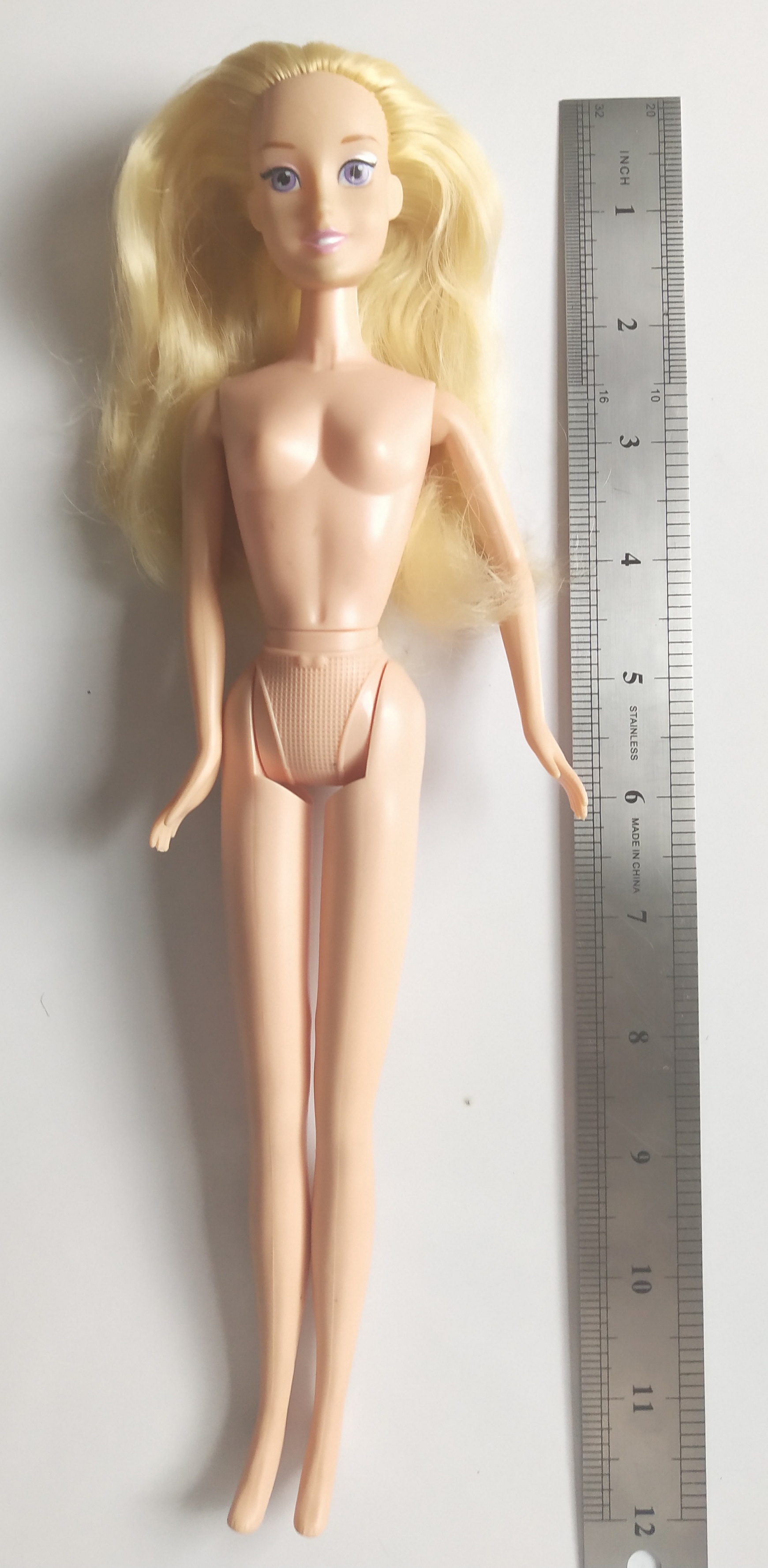 ของเล่น ของสะสม ตุ๊กตาเจ้าหญิงดิสนีย์ Disney Princess จาก แบรนด์ซิมบ้า ทอยส์ Simba Toys Doll หน้าสวย ผมทอง ปักไม่เต็มหัว สภาพดี ขายางพับงอได้