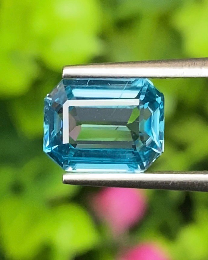 พลอย เพทาย (Zircon) 3.25 กะรัต (Cts.) พลอยแท้ อัญมณีมงคลประจําวันเกิด เครื่องประดับพลอย