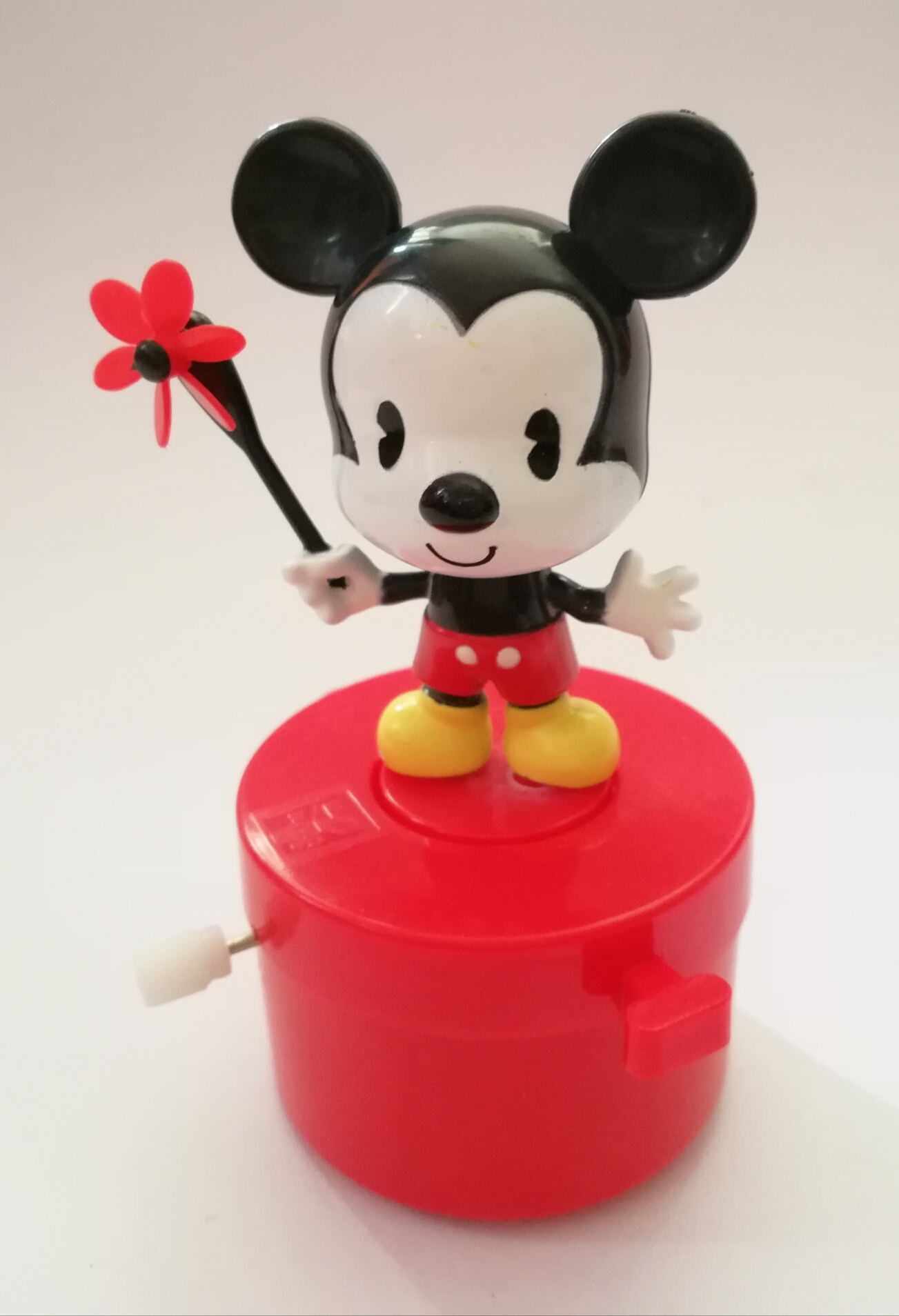 กล่องดนตรี***ไม่เช็คระบบว่าใช้งานได้หรือไม่ เพราะสภาพเก่าเก็บ หลายปีแล้ว Cutie Music Box, Disney Mickey Mouse +DIY Sticker ของสะสมจาก 7-11
