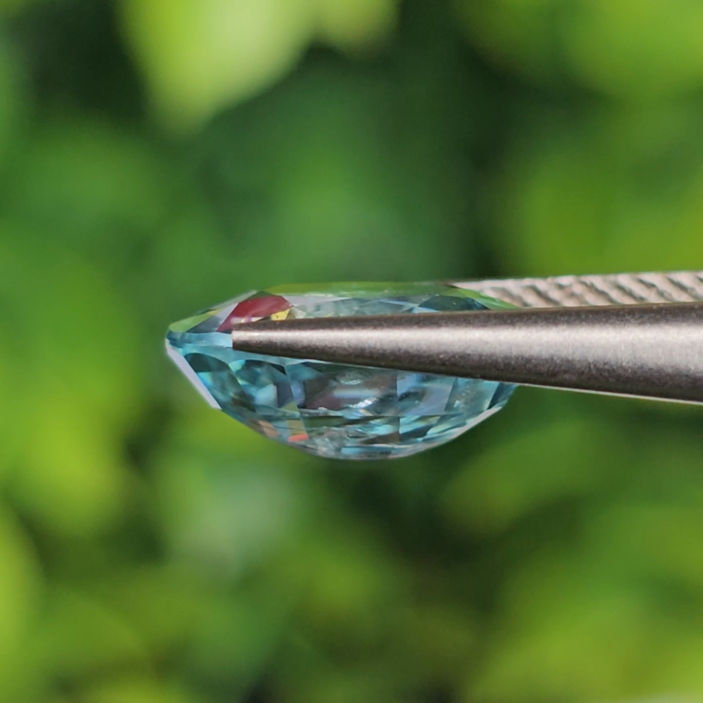 พลอย เพทาย (Zircon) 4.26 กะรัต (Cts.) พลอยแท้ อัญมณีมงคลประจําวันเกิด เครื่องประดับพลอย