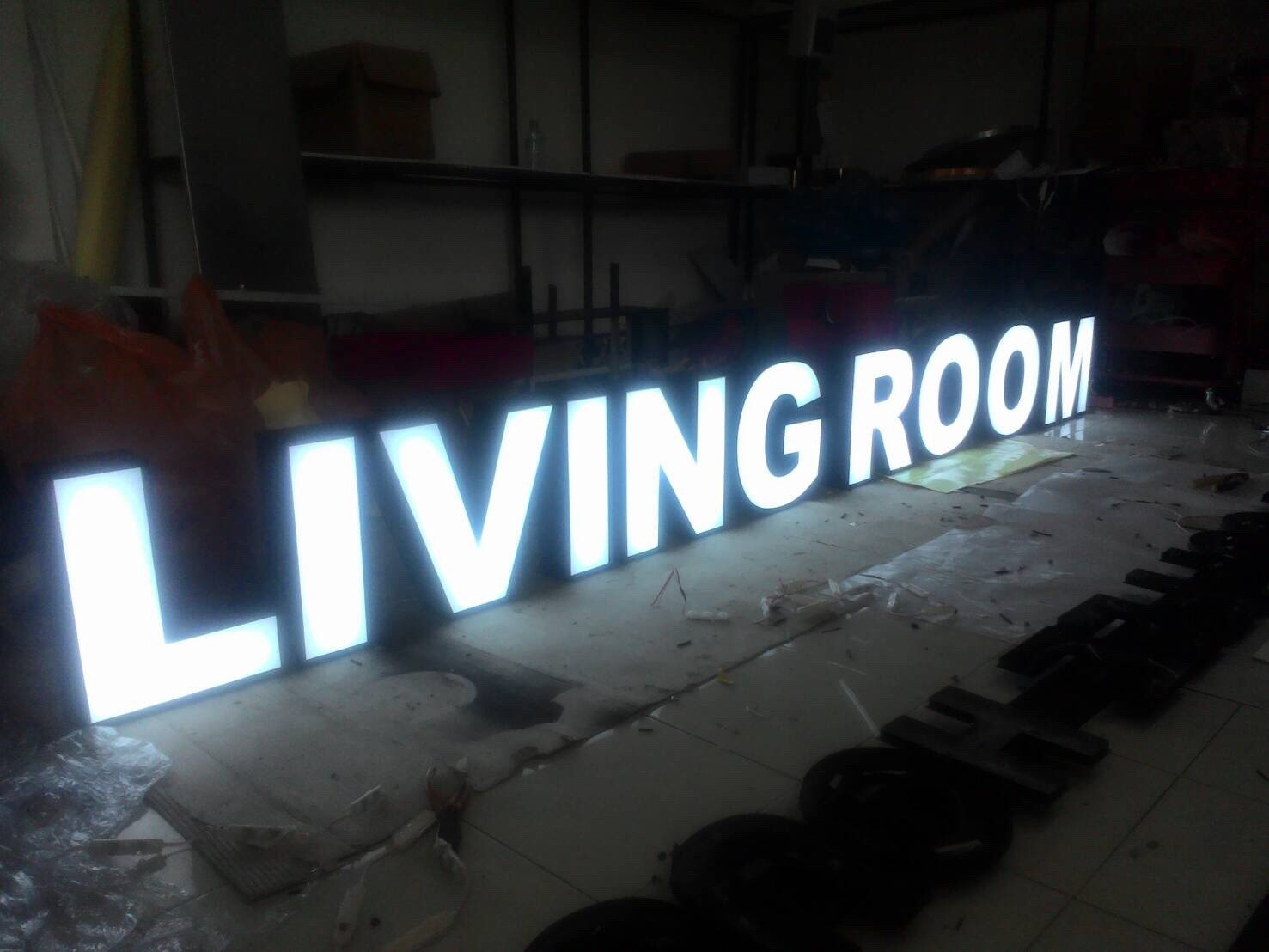 ป้ายไฟออกหน้า LIVING ROOM