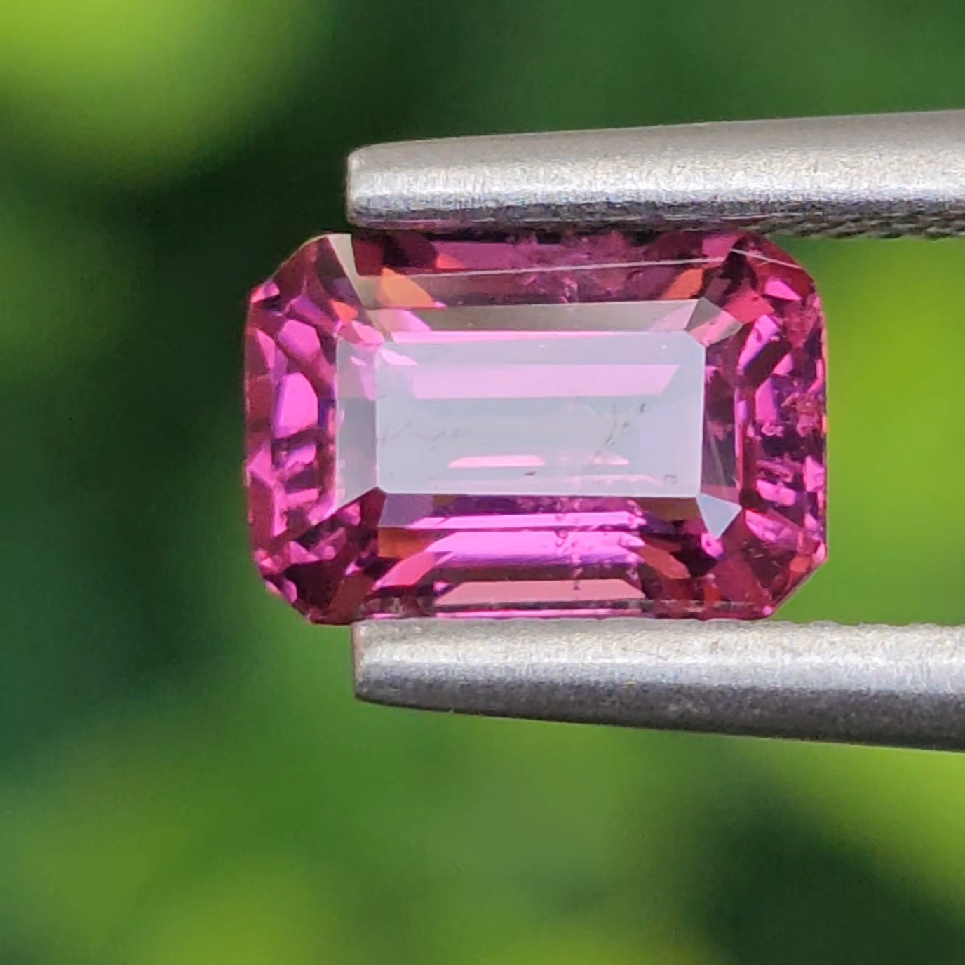 พลอย อุมบาไลต์ การ์เน็ต Umbalite Garnet 1.28 กะรัต (Cts.) ดิบ Unheated ลอยแท้ อัญมณีมงคลประจําวันเกิด เครื่องประดับพลอย