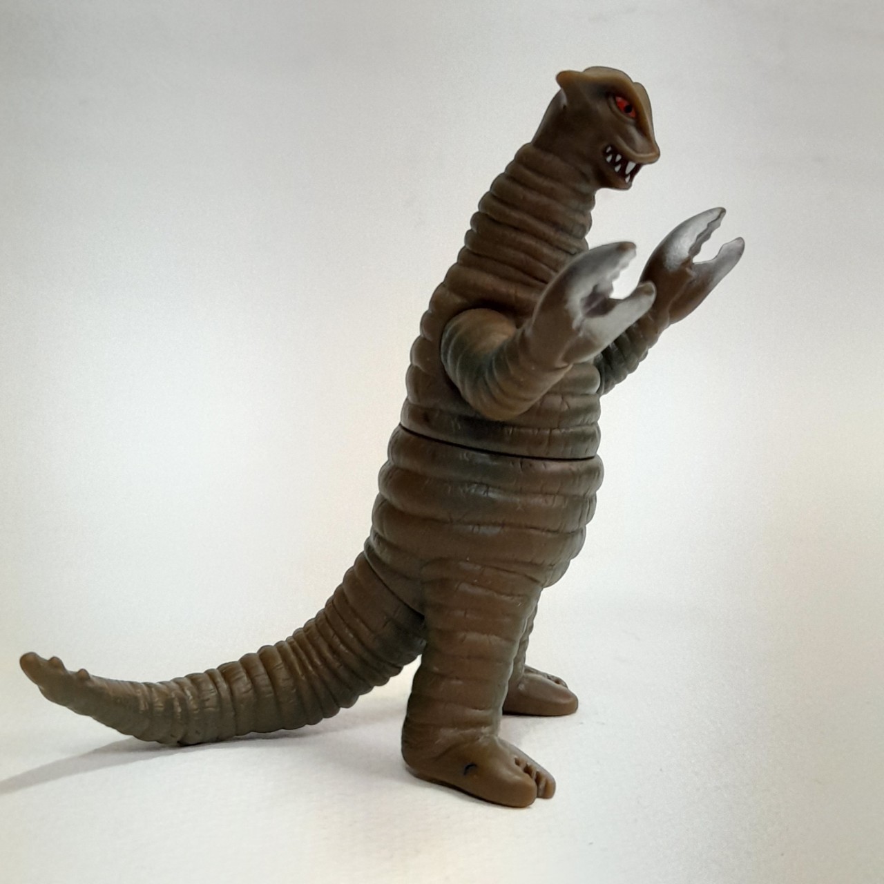 ซอฟ 4-4.5นิ้ว สัตว์ประหลาดซาโดร่า ศัตรูอุลตร้าแมนแจ๊ค ขนาดตามรูป มือสองสภาพดี มีรอยบ้าง ค่อนข้างหายาก