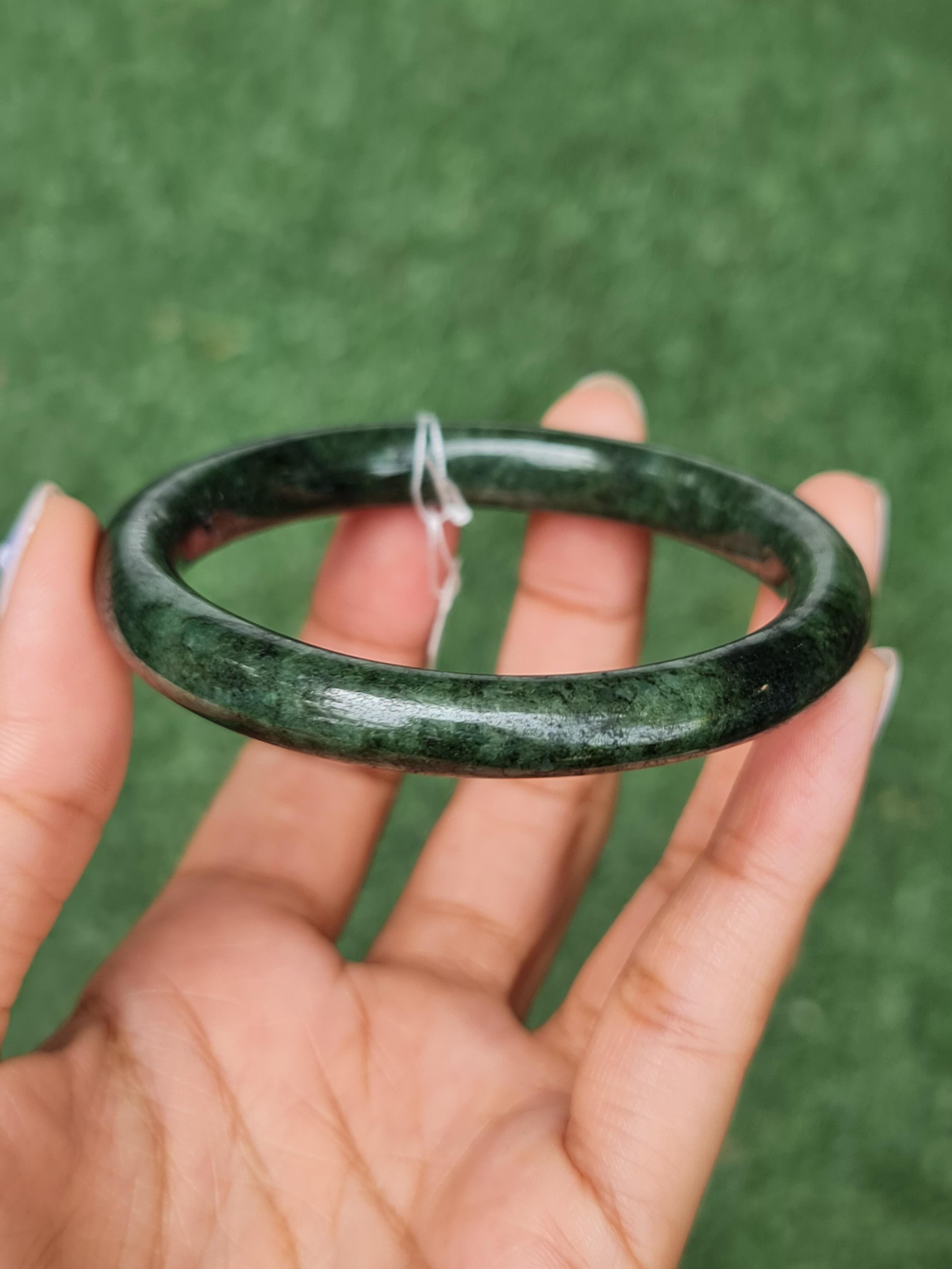 JB0703-010 หยก พม่า แท้ Jade กำไลหยก (Jadeite bracelet) พม่า (Myanmar) 59.6 มม.