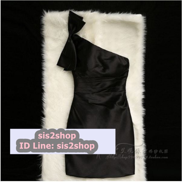 พร้อมส่ง ชุดราตรี สีดำ บ่าเฉียง ทรงเข้ารูป ผ้าซาติน แต่งโบว์ที่ไหล่