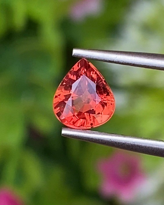 พลอย ออเรนจ์ แซฟไฟร์ Orange Sapphire 0.99 กะรัต (Cts.) พลอยแท้ อัญมณีมงคลประจําวันเกิด เครื่องประดับพลอย