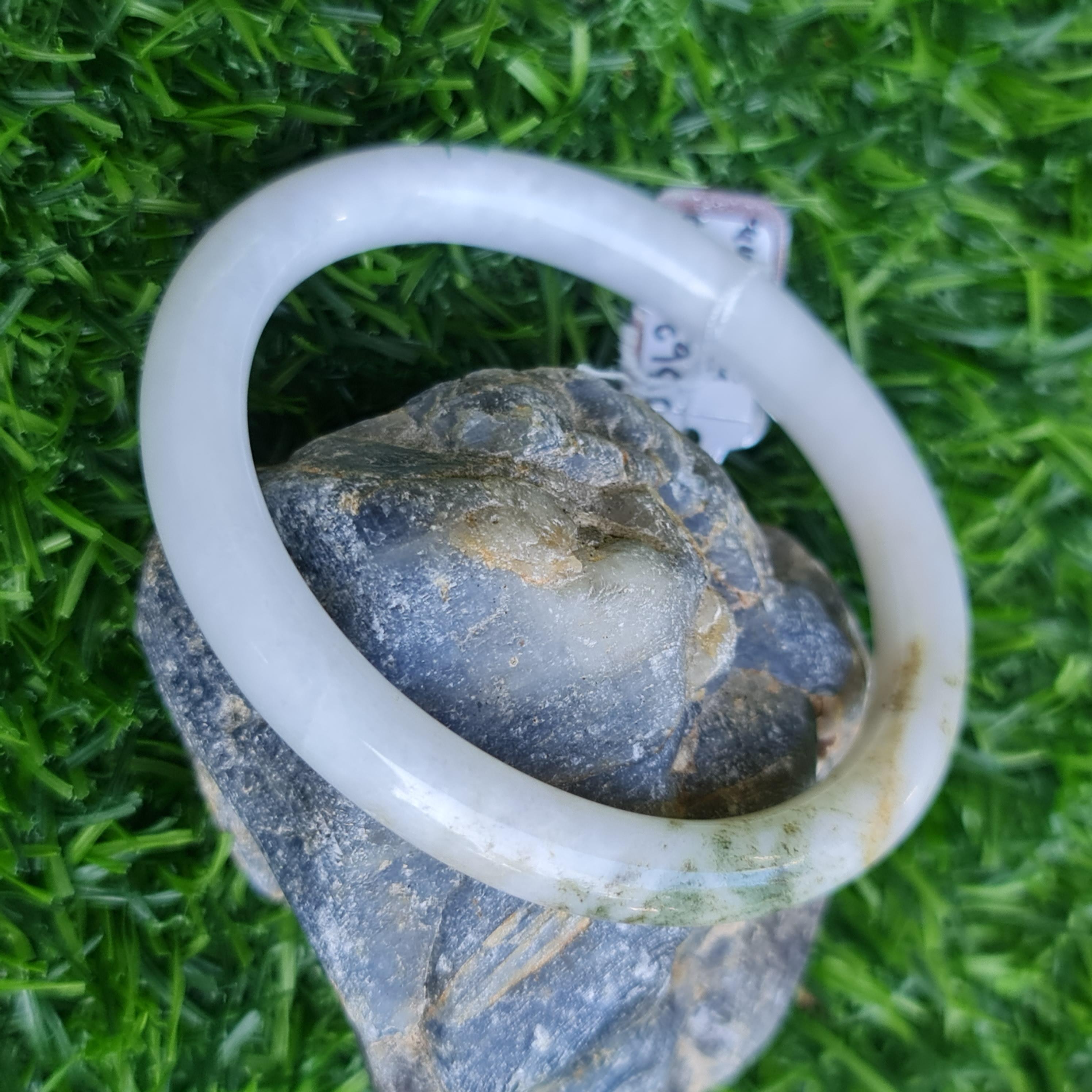 JB6711066 หยก พม่า แท้ Jade กำไลหยก 56.2 มม. (Jadeite bracelet) พม่า (Myanmar)