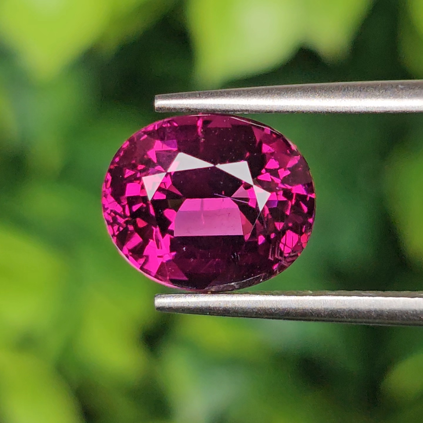 พลอย โรโดไลต์ กาเน็ท Rhodolite Garnet 4.50 กะรัต Cts.พลอยแท้ อัญมณีมงคลประจําวันเกิด เครื่องประดับพลอย