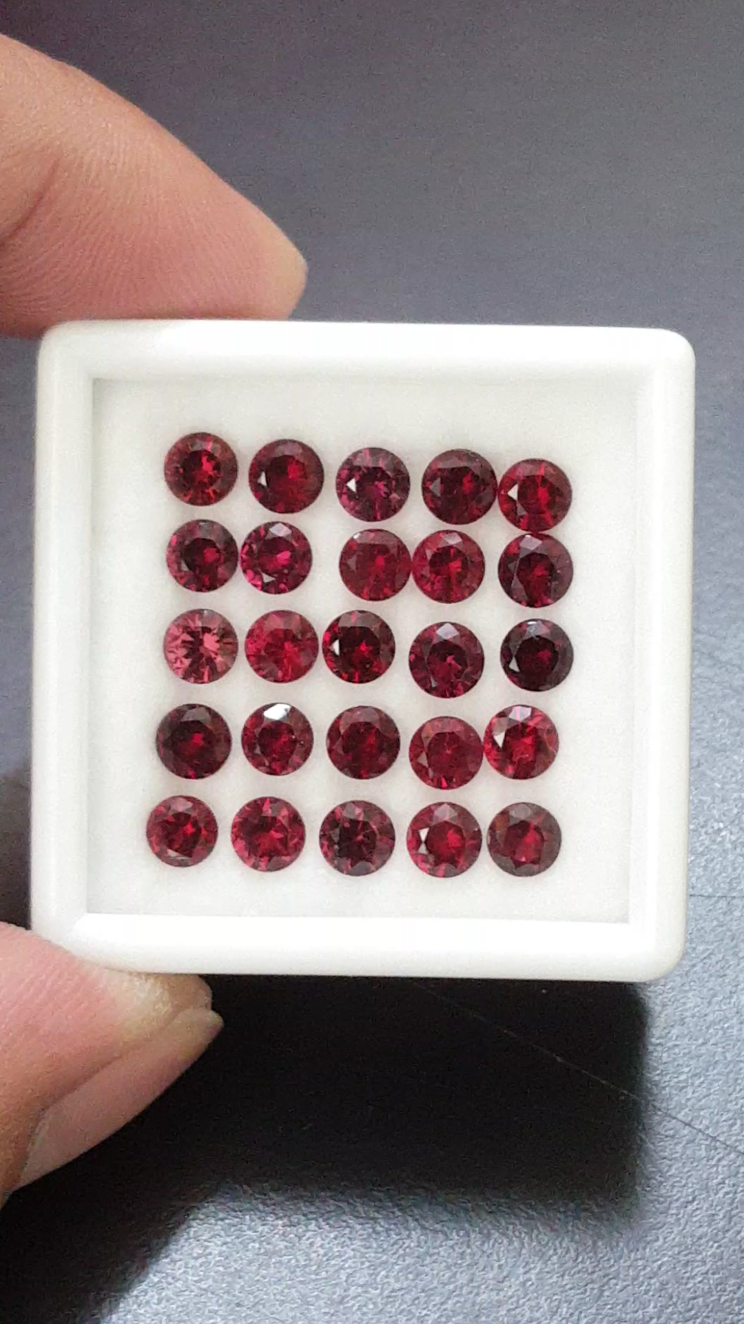 พลอย สปิเนล พม่า Spinel Myanmar 尖晶石 10.05 กะรัต (Cts.克拉) 25 เม็ด VVS