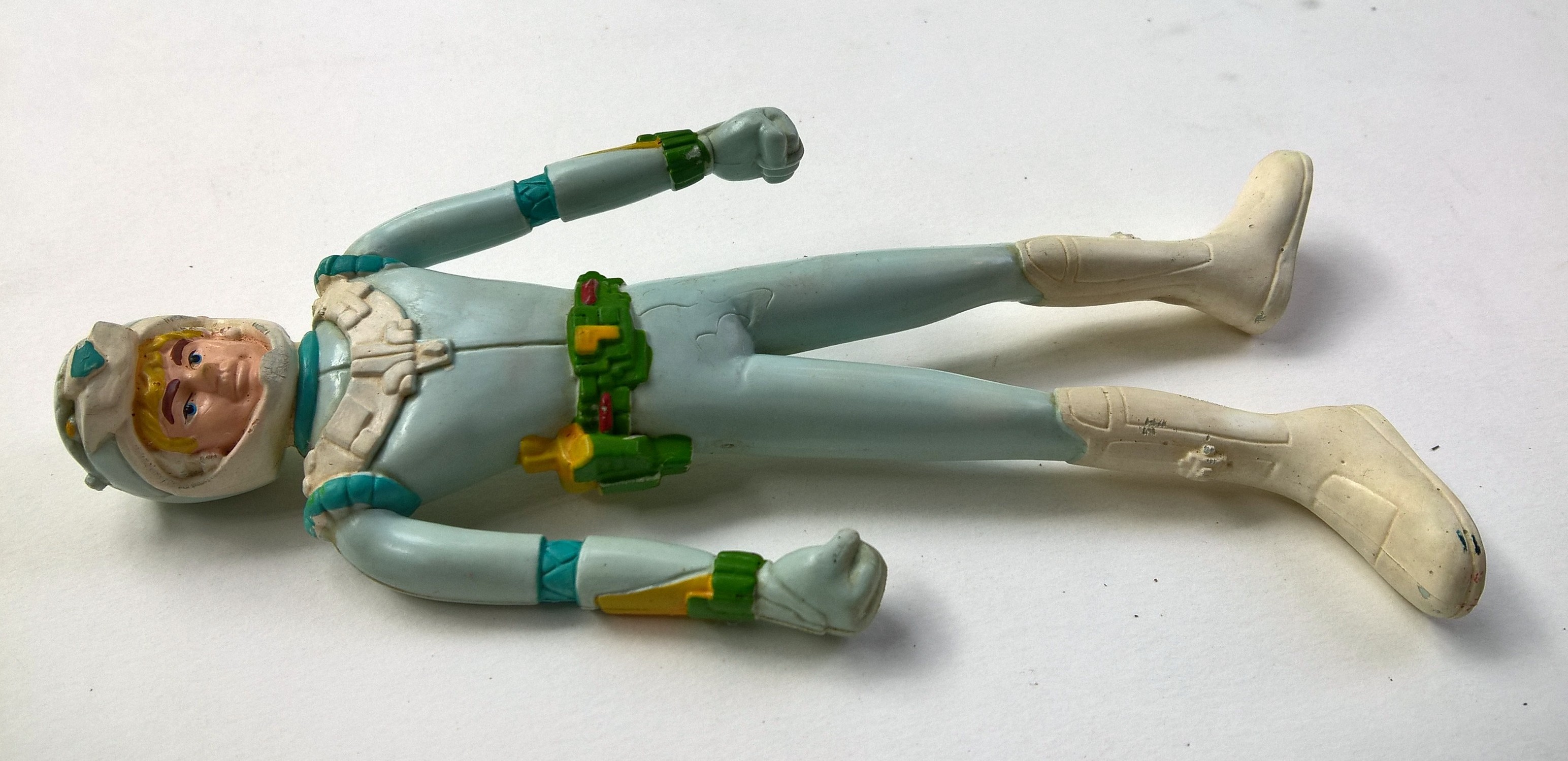 ตุ๊กตายางดัด ชุดสีฟ้าอ่อน รองเท้าบู๊ธขาว หมวกเสือ Steel Wheel Panther สตีลวีล แพนเธอร์ จากการ์ตูนเรื่อง กัปตันฟิวเจอร์