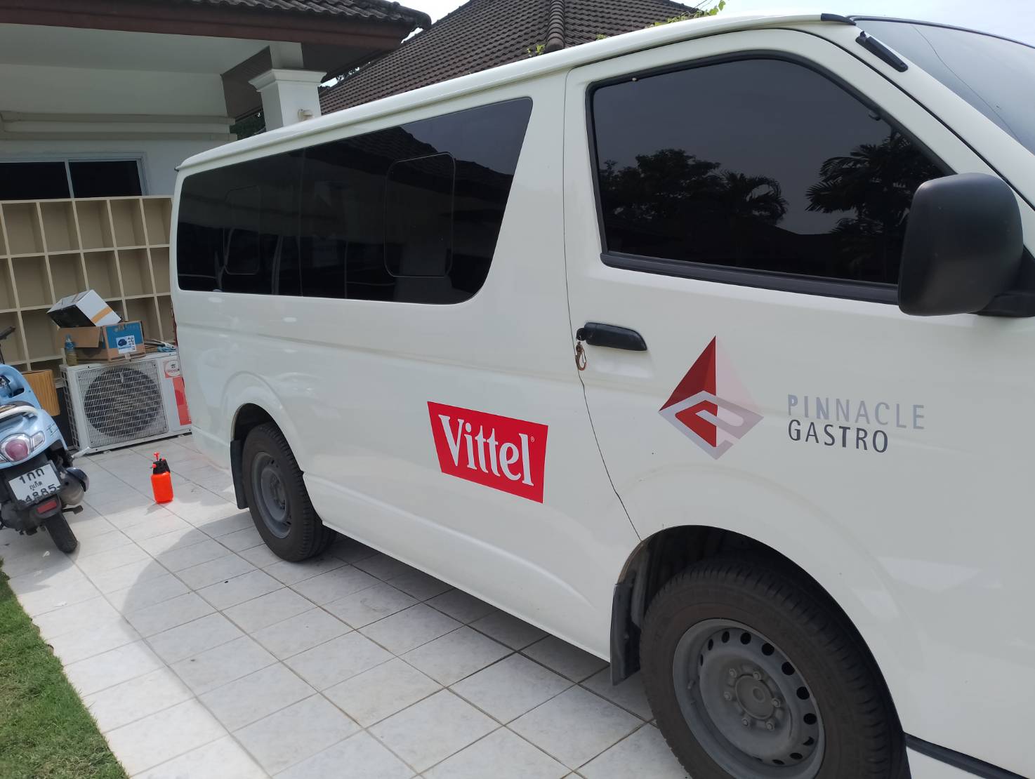 งานสติ๊กเกอร์ติดรถ