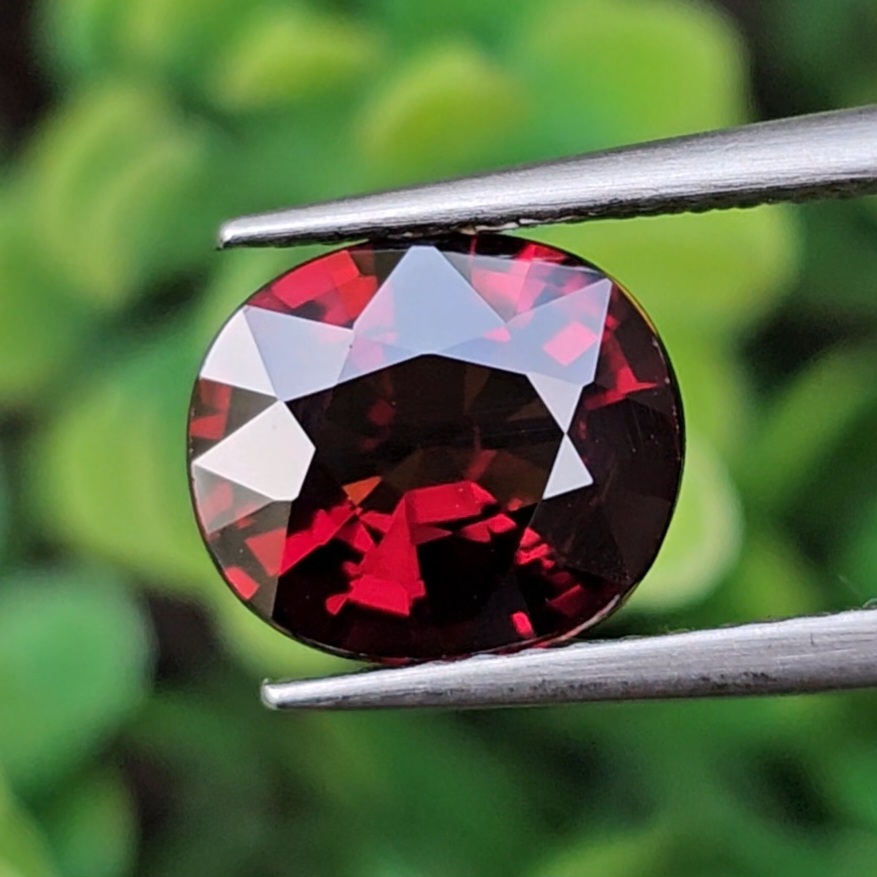 พลอย สปิเนล (Spinel) 1.93 กะรัต (Cts.) ดิบ (Unheated) พลอยแท้ อัญมณีมงคลประจําวันเกิด เครื่องประดับพลอย