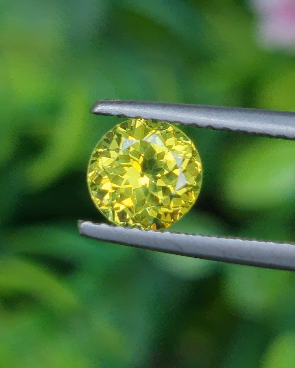 พลอย คริโซเบริล (Chrysoberyl) 1.22 กะรัต (Cts.) พลอยแท้ อัญมณีมงคลประจําวันเกิด เครื่องประดับพลอย