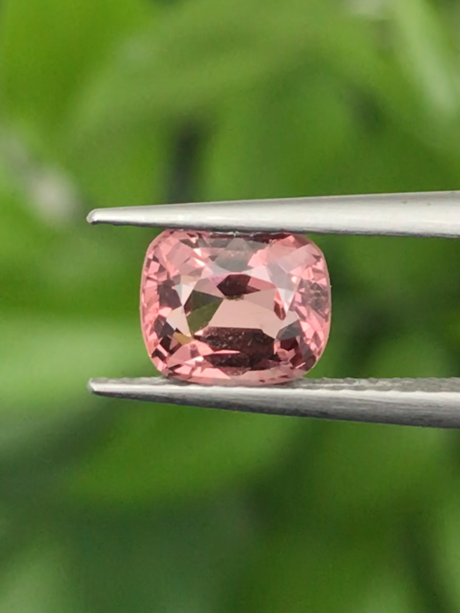 พลอย สปิเนล พม่า Spinel Myanmar 1.30 กะรัต (Cts.) ดิบ Unheated