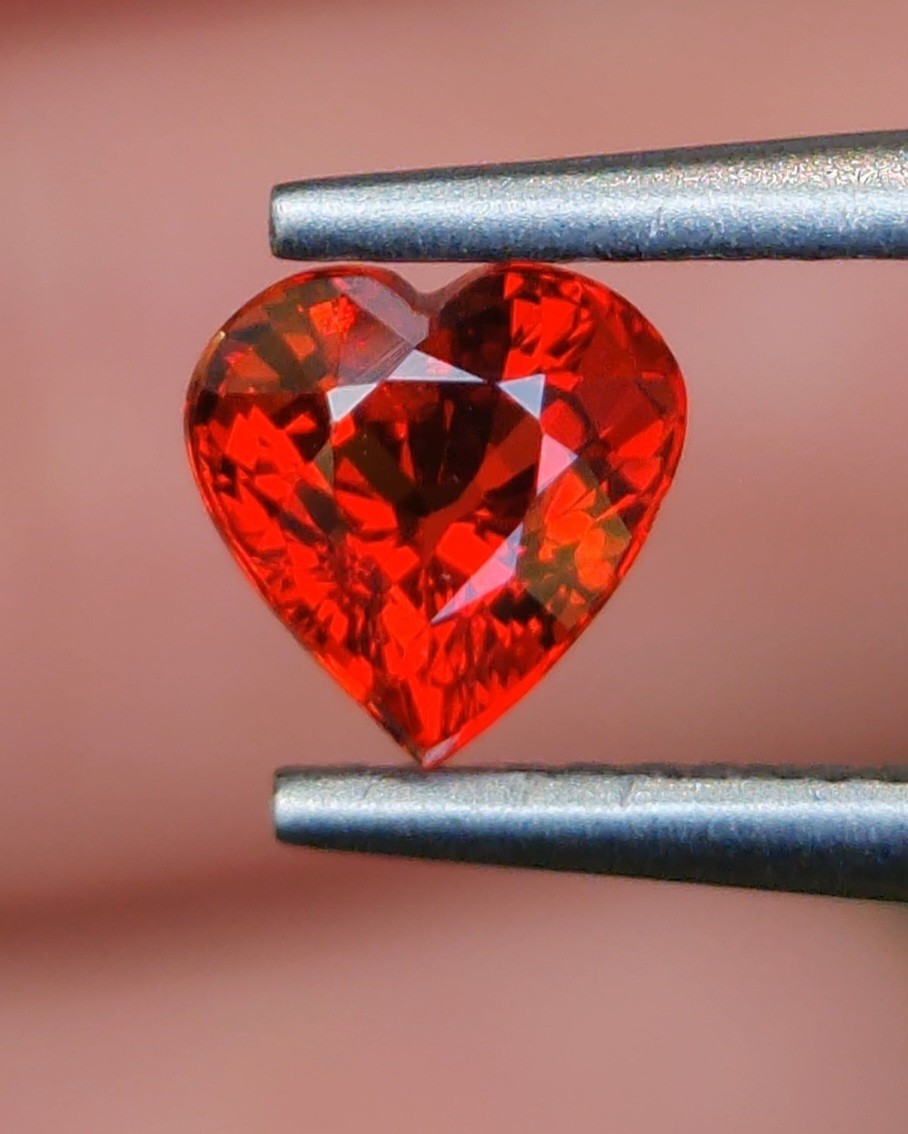 พลอย ทับทิม ซองเจีย Songea Ruby Sapphire 0.75 กะรัต (Cts.) พลอยแท้ อัญมณีมงคลประจําวันเกิด เครื่องประดับพลอย