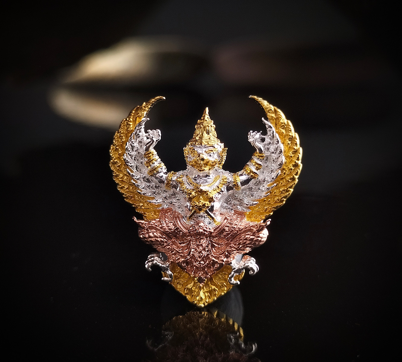 พญาครุฑ รุ่น รวยสุดสุด (ด้านหลัง ร.5) พุทธศิลป์รุ่นแรกแห่งวัดโพธิทองปี2563 โดย พระอาจารย์วราห์ ปุญญวโร