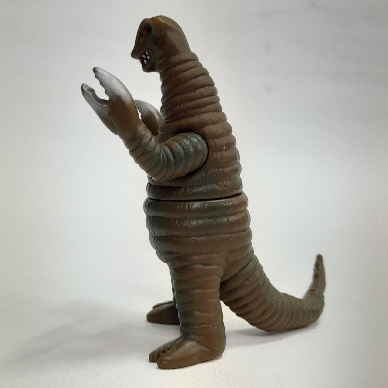 ซอฟ 4-4.5นิ้ว สัตว์ประหลาดซาโดร่า ศัตรูอุลตร้าแมนแจ๊ค ขนาดตามรูป มือสองสภาพดี มีรอยบ้าง ค่อนข้างหายาก