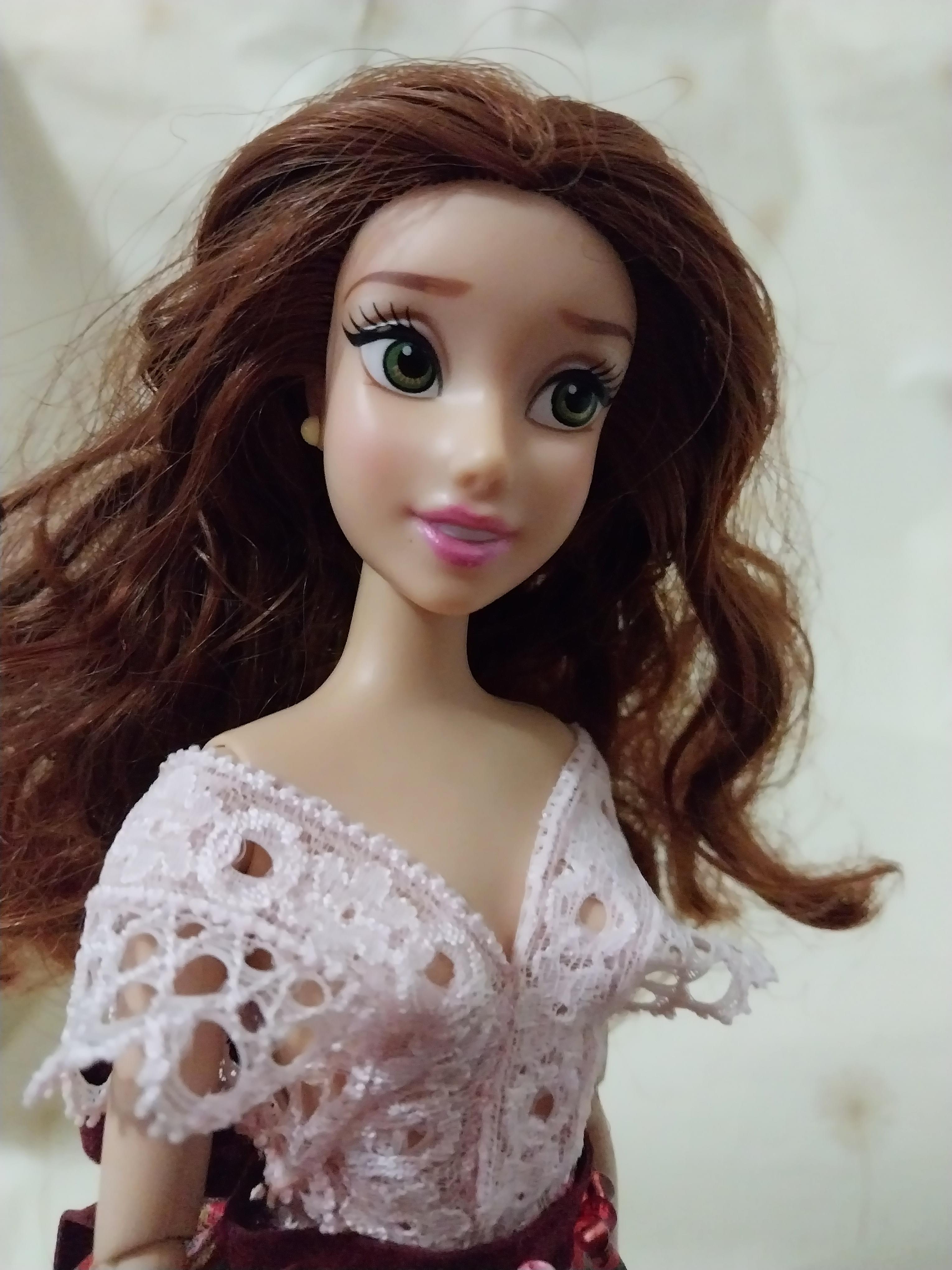 ตำหนิ แขนซ้ายและมือมีรอยสีฟ้า ขามีรอยเปื้อน ตามภาพ,แบลล์ ดิสนีย์ปริ๊นเซส Beauty and the Beast งานแท้ Disney China แขนข้อต่อ ขายาง