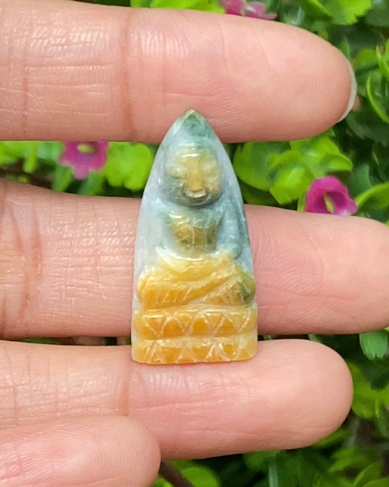 หยก 3 สี แกะสลัก หลวงปู่ทวด หยก พม่า แท้ (Burmese jadeite) พลอยแท้ อัญมณีมงคลประจําวันเกิด เครื่องประดับพลอย