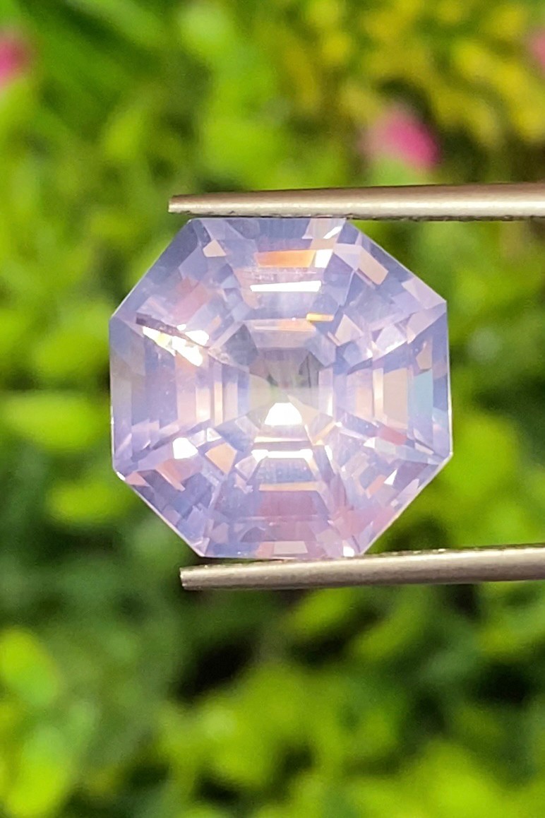 พลอย ลาเวนเดอร์ ควอตซ์ Lavender Quartz 12.28 กะรัต (Cts.) พลอยแท้ อัญมณีมงคลประจําวันเกิด เครื่องประดับพลอย