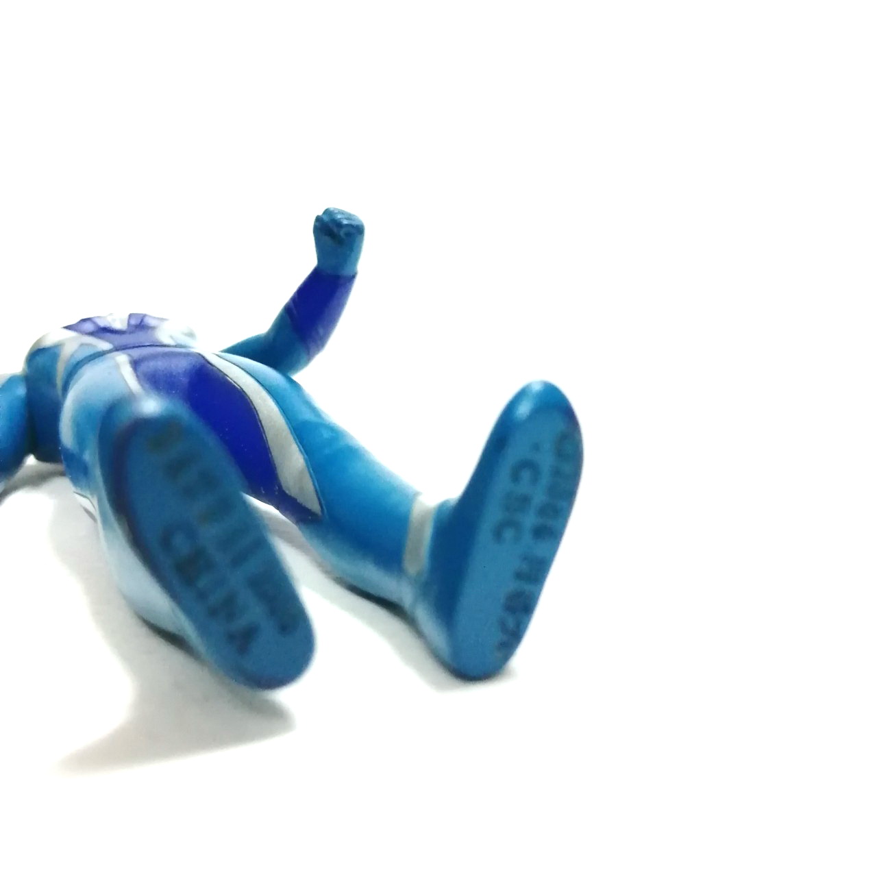 ซอฟ 4 นิ้ว อุลตร้าแมนฮิคาริ จากอุลตร้าแมน เมบิอุส มีรอยบ้าง ขนาดตามรูป