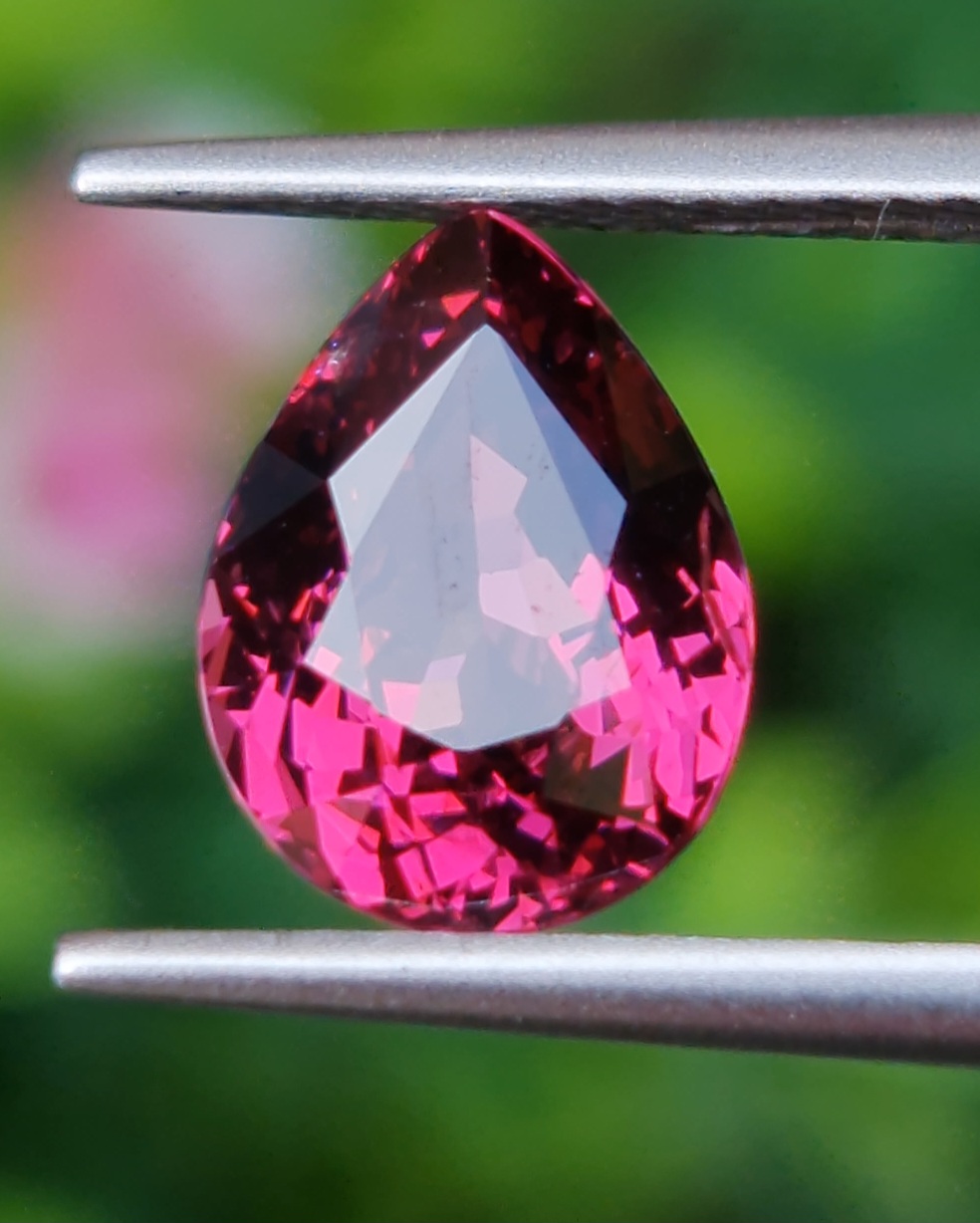 พลอย ชมพู พิ้งค์ ทัวร์มารีน (Pink Tourmaline) 2.72 กะรัต (Cts.) อัญมณีมงคลประจําวันเกิด เครื่องประดับพลอย