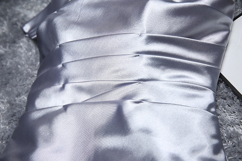 พร้อมส่ง ชุดราตรี สีเทา บ่าเฉียง ทรงเข้ารูป แต่งโบว์ที่ไหล่ ซิปหลัง