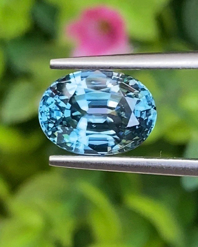 พลอย เพทาย (Zircon) 3.78 กะรัต (Cts.) พลอยแท้ อัญมณีมงคลประจําวันเกิด เครื่องประดับพลอย