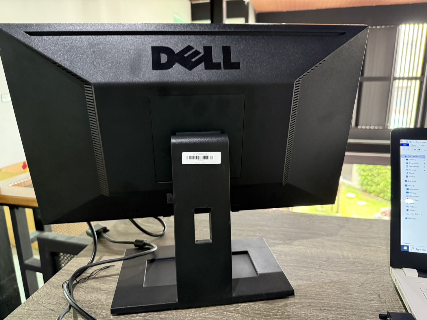 Dell E2011HT 20-inch จอมีรอยตามรูป