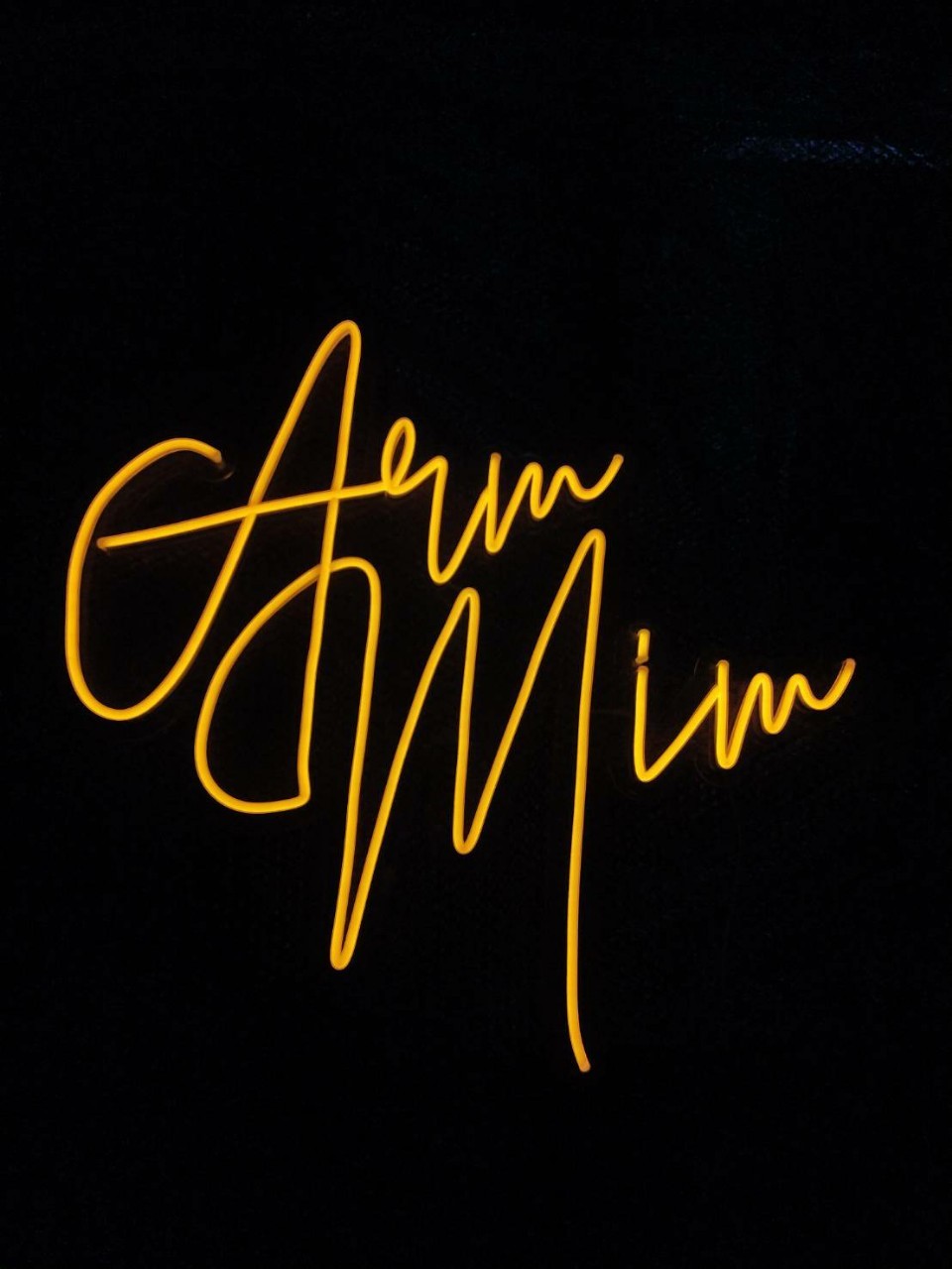 ไฟ LED แสงสีส้ม ดัด Arm Miw อะคริลิคครองหลัง ไดคัท